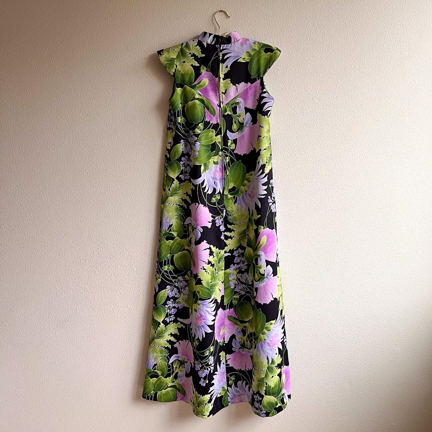 Gorgeous 1970s Purple and Green Hawaiian Maxi Dress (M)