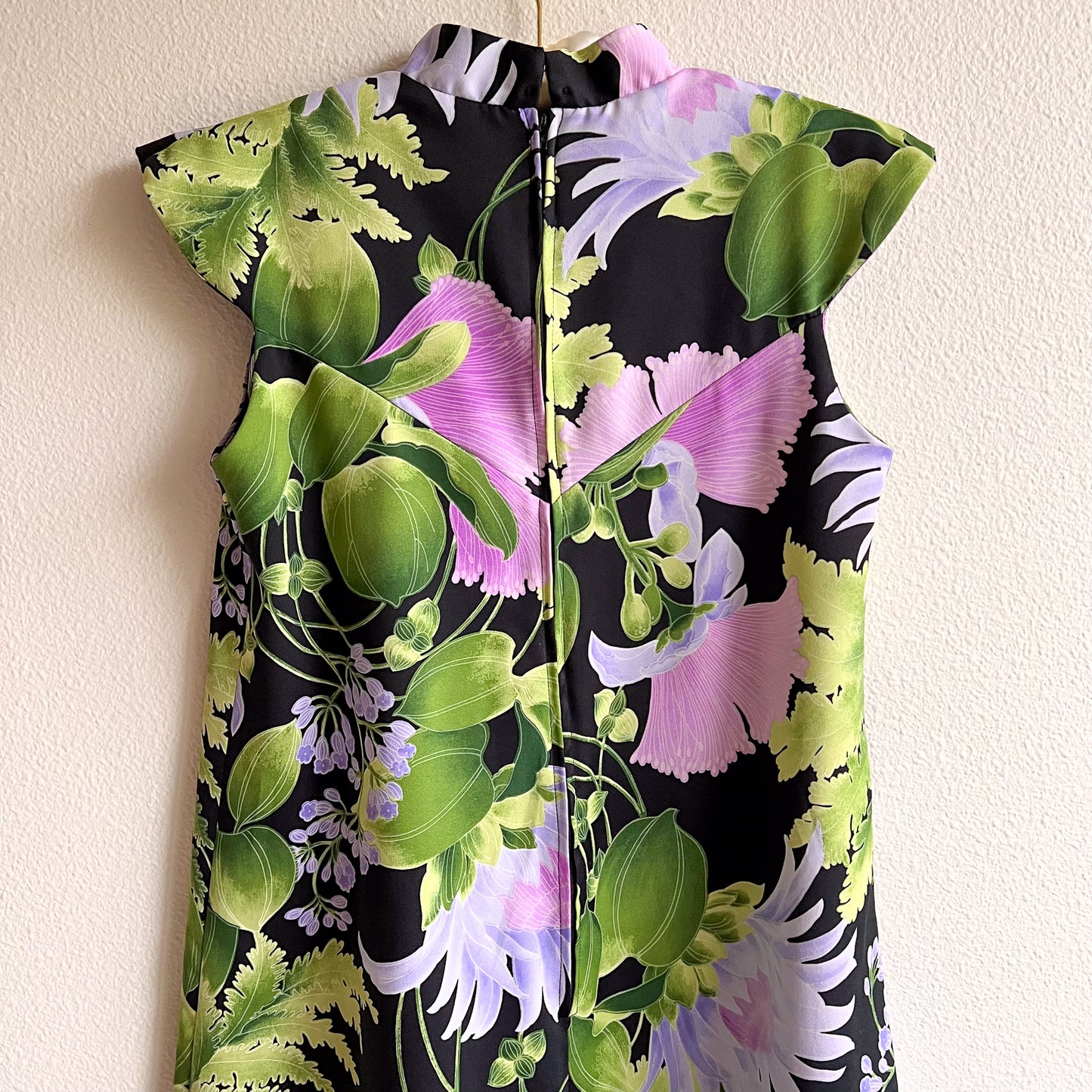 Gorgeous 1970s Purple and Green Hawaiian Maxi Dress (M)