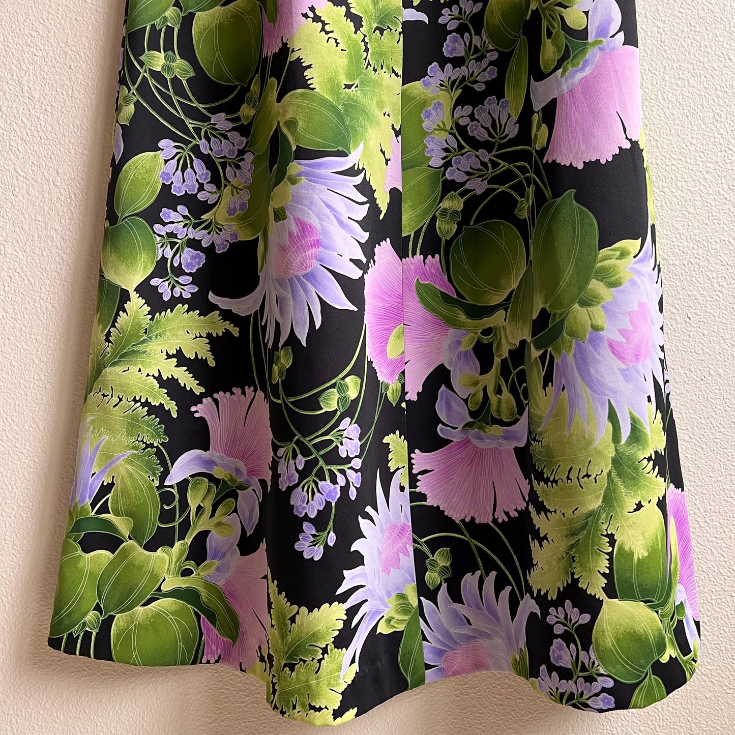 Gorgeous 1970s Purple and Green Hawaiian Maxi Dress (M)