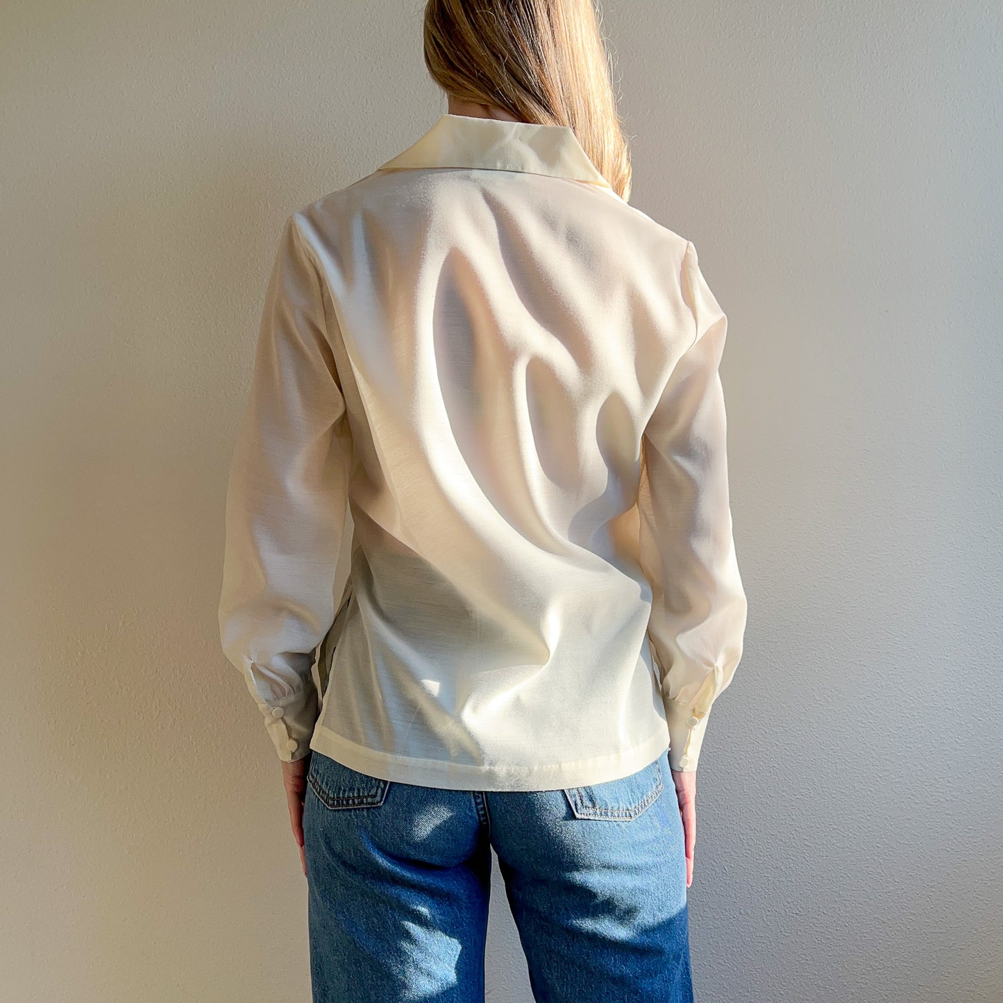 1970s Ivory Summer Blouse With Bodice Embroidery (M)