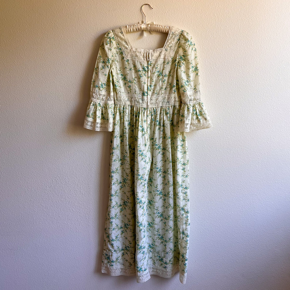 1970s Ivory Summer Dress With Crochet Trim (M)