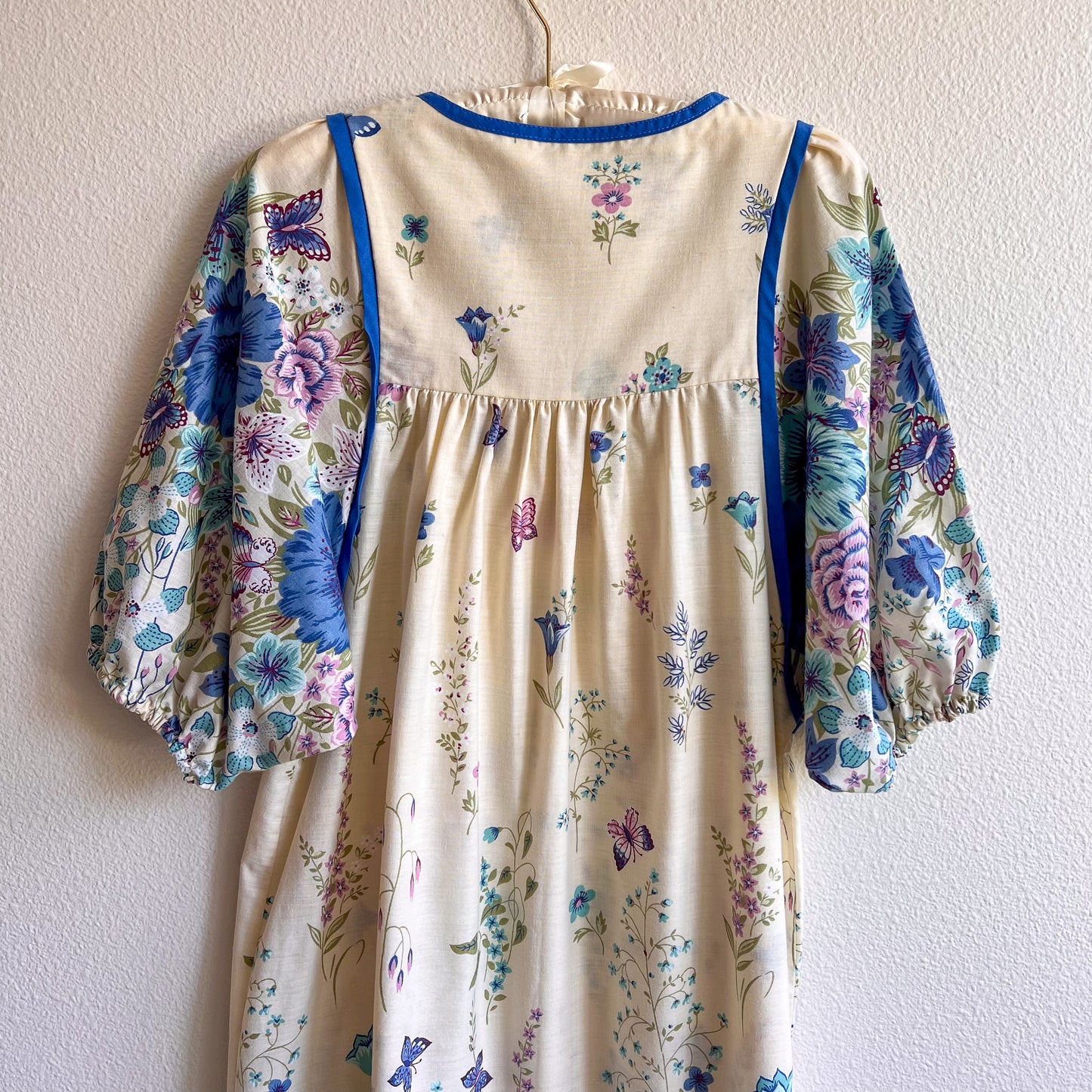 Romantic 1970s White Cotton Midi Dress With Blue Flowers (L/XL)