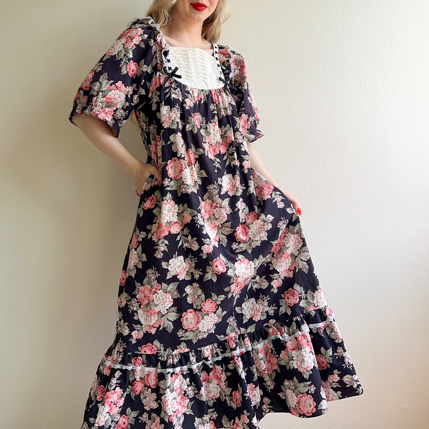 1980s Bib Bodice Cotton Floral Midi Dress (L/XL)