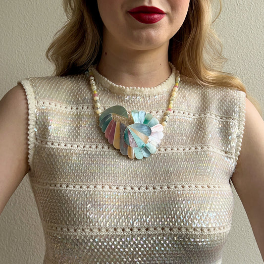 Adorable 1980s Mother of Pearl Bird Necklace