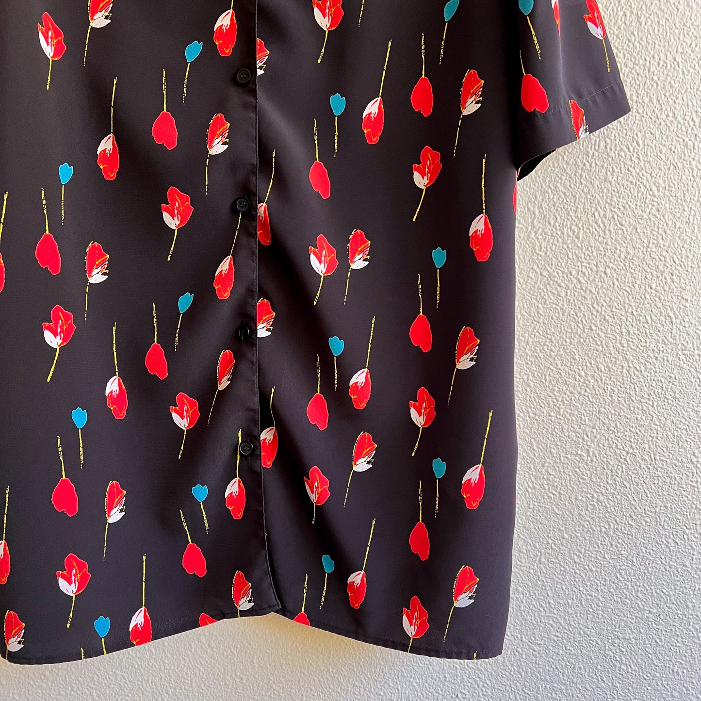 1980s Black Button Down With Red Tulips (L/XL)
