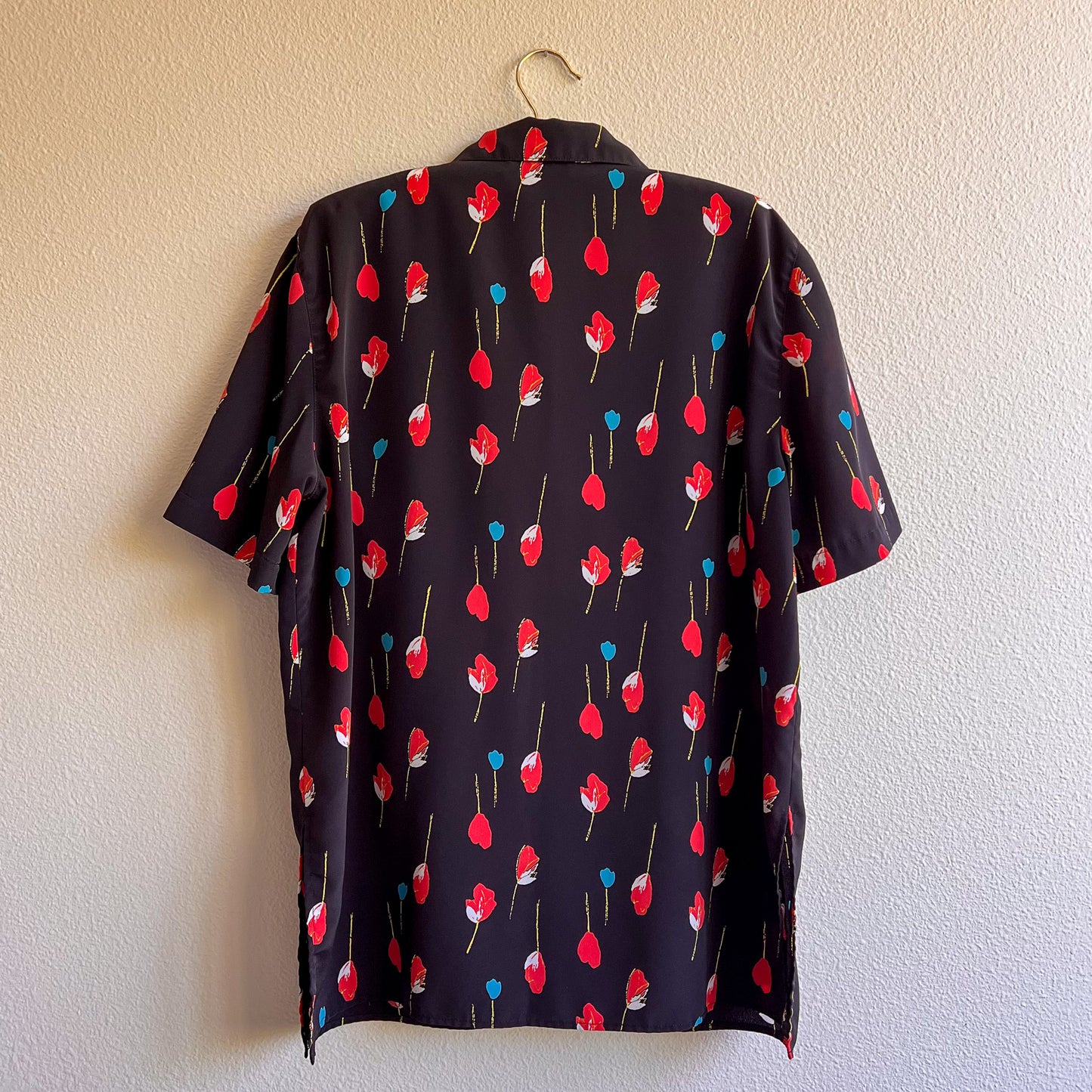 1980s Black Button Down With Red Tulips (L/XL)