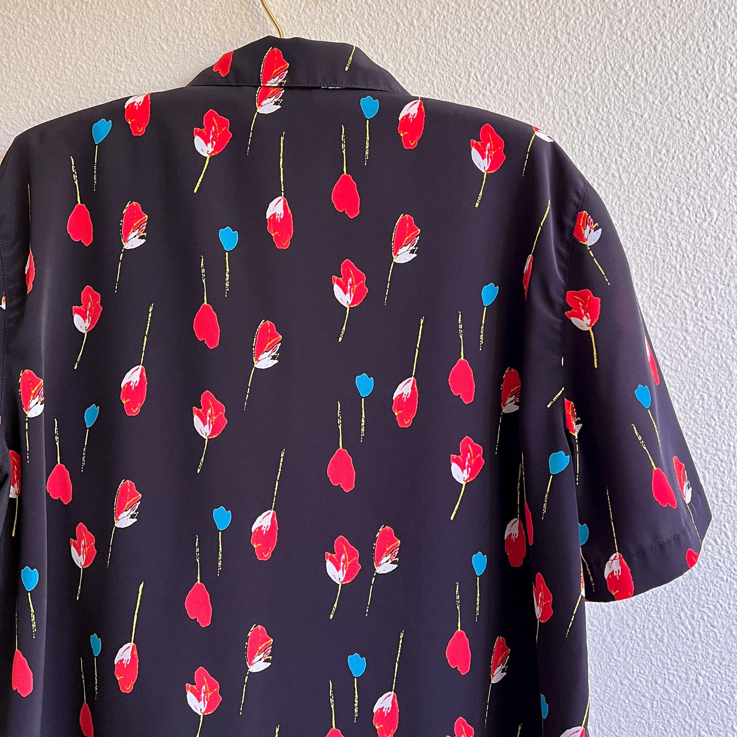 1980s Black Button Down With Red Tulips (L/XL)