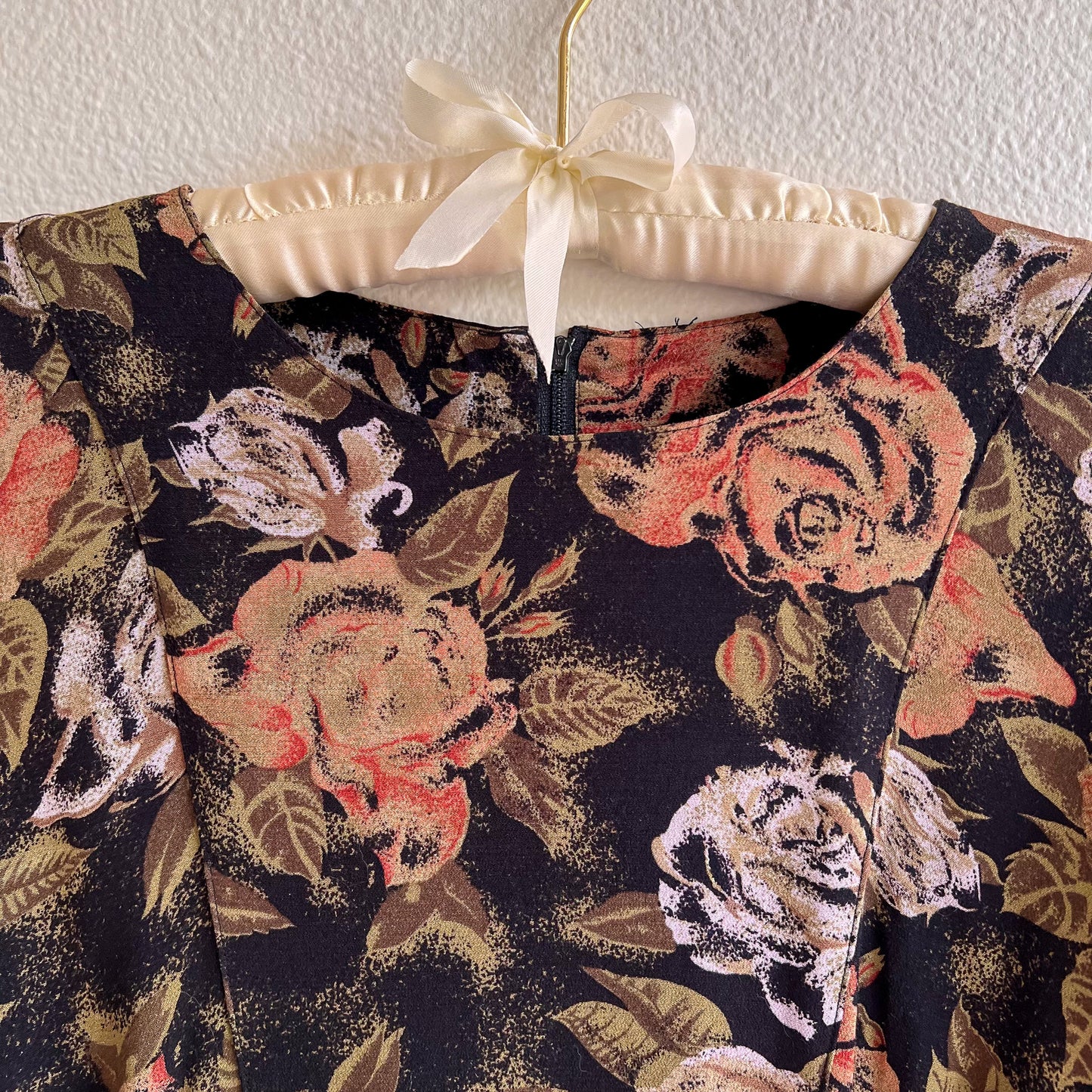 1980s Black Dress With Autumnal Rose Print (M)