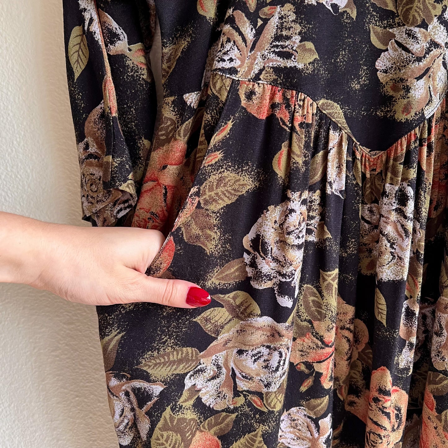 1980s Black Dress With Autumnal Rose Print (M)