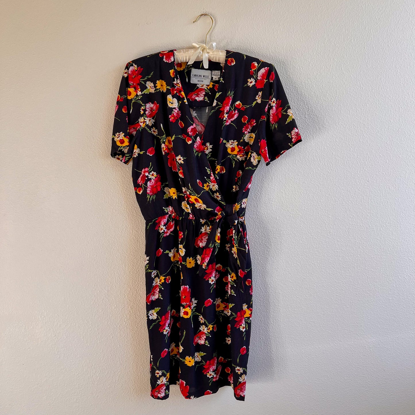 Flirty 1980s Black Dress With Floral Print (M/L)