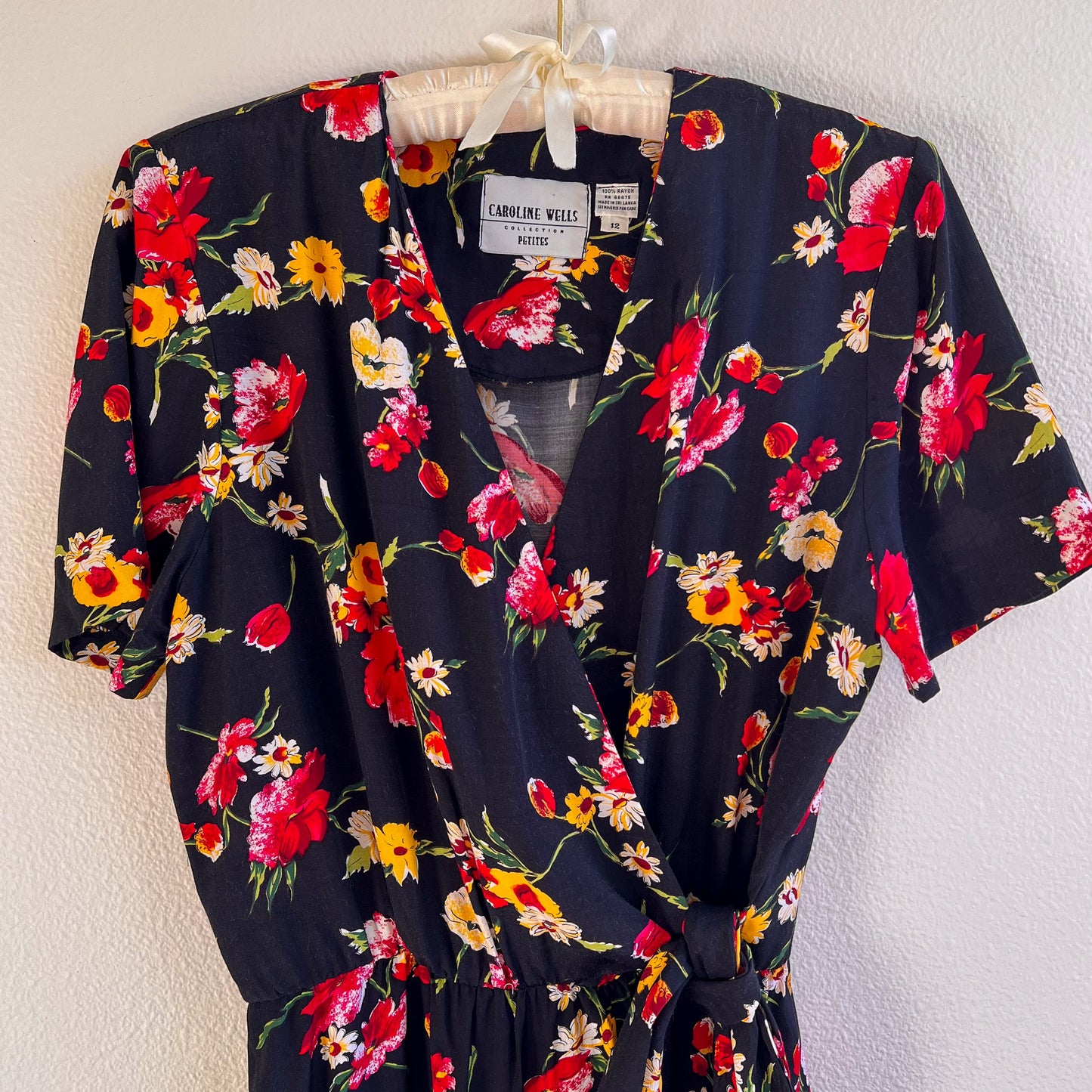Flirty 1980s Black Dress With Floral Print (M/L)