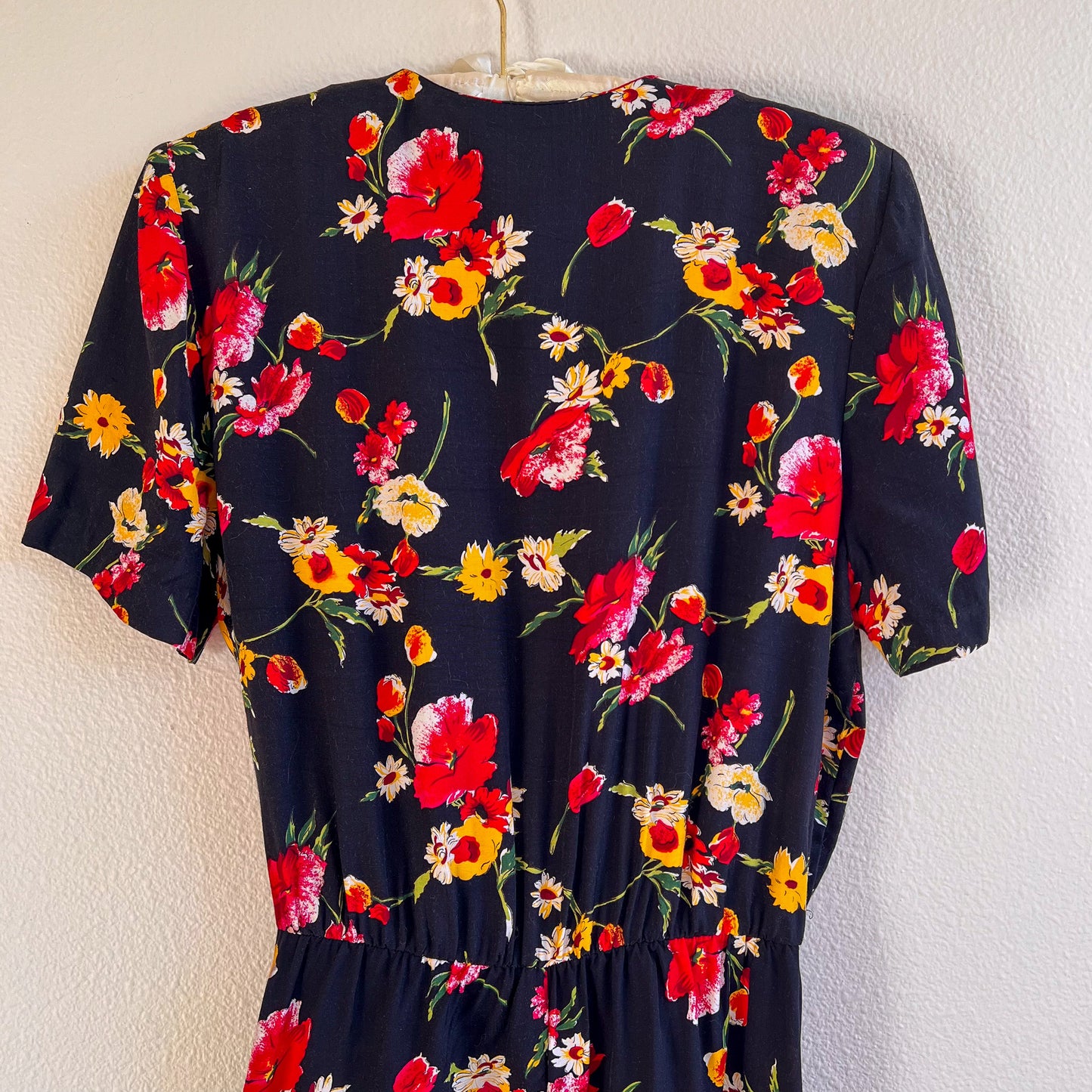 Flirty 1980s Black Dress With Floral Print (M/L)