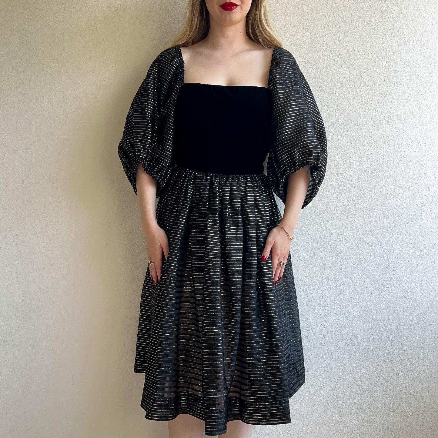 Gorgeous 1980s Black and Gold Party Dress (M)