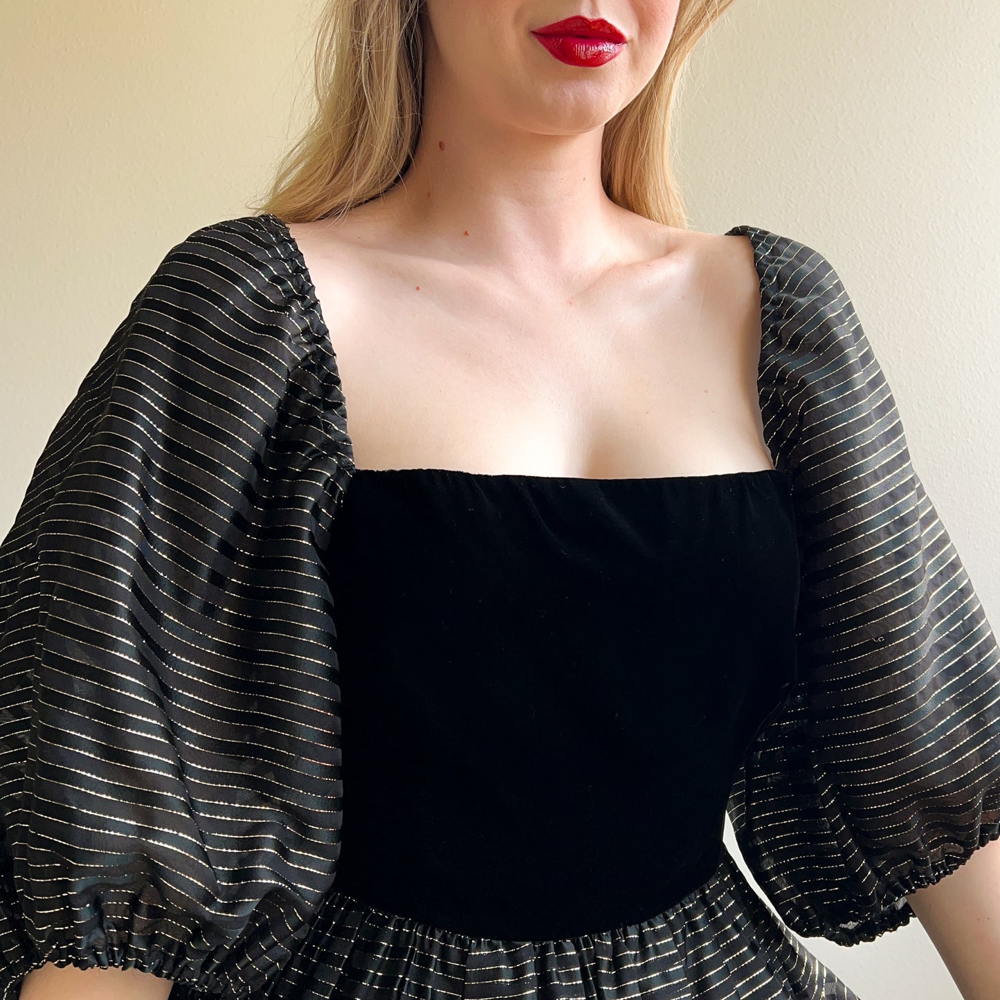 Gorgeous 1980s Black and Gold Party Dress (M)