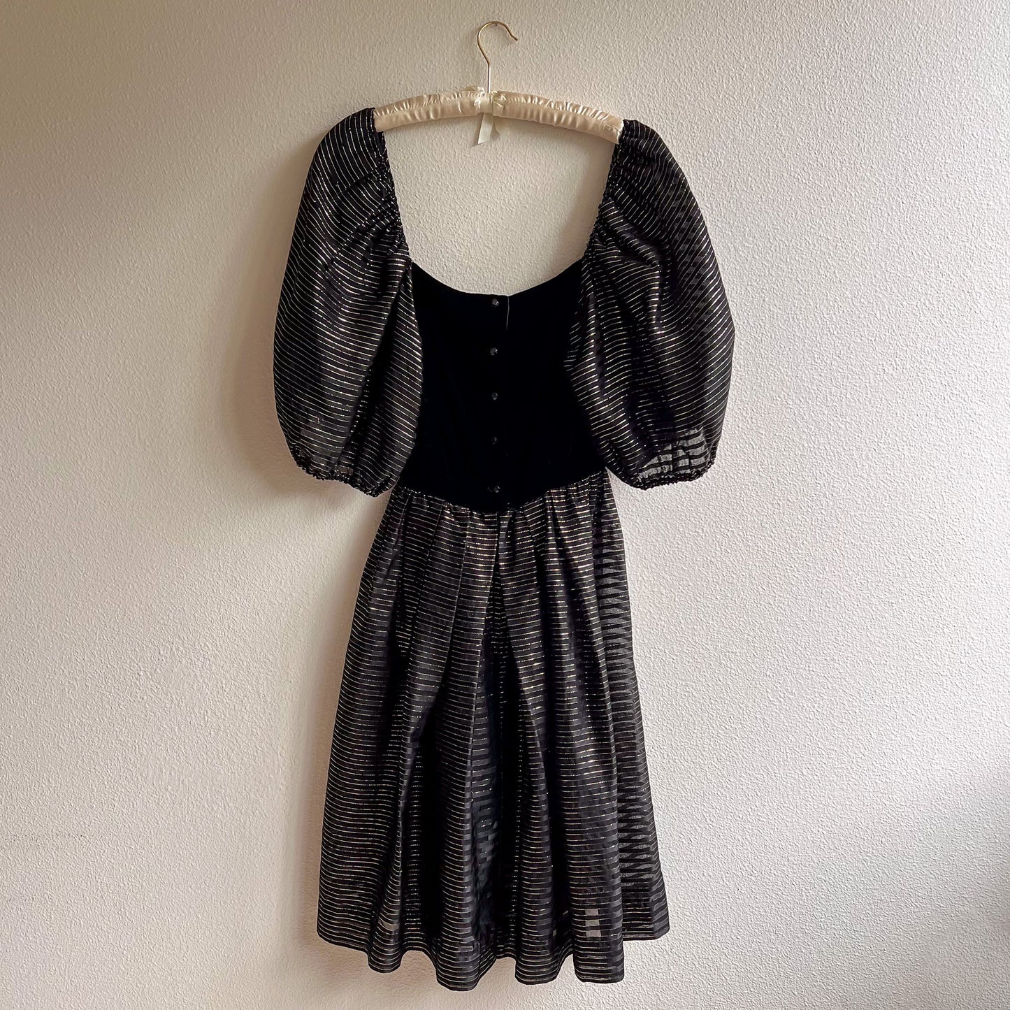 Gorgeous 1980s Black and Gold Party Dress (M)