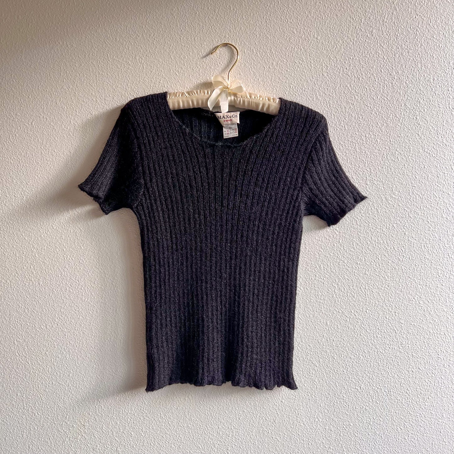 Cozy 1980s Black Short Sleeve Sweater (S/M)