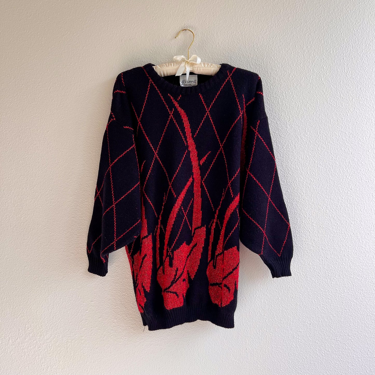 1980s Black Sweater With Metallic Red Pattern (L/XL)