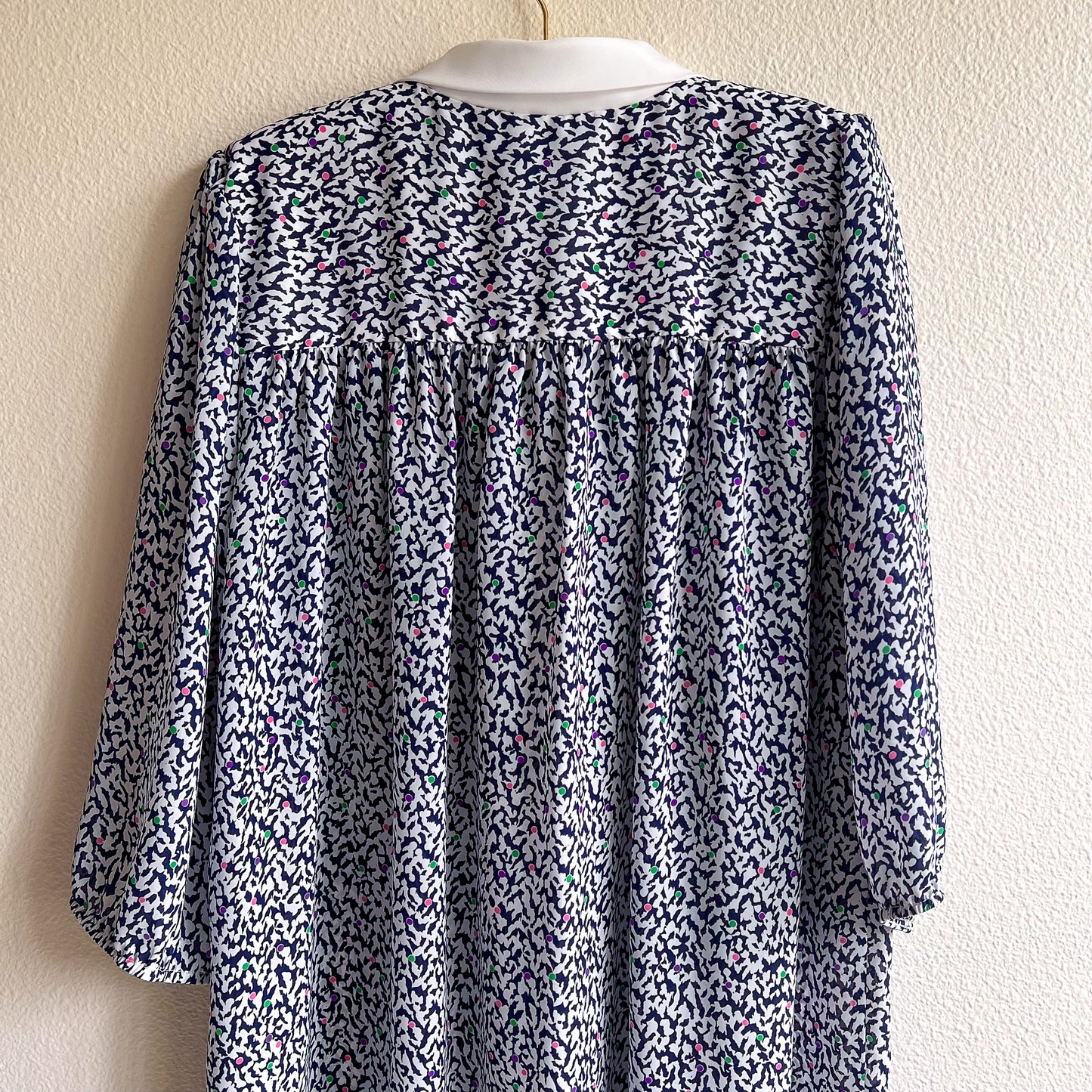 1980s Blue Abstract Print Dress With White Collar (L/XL)