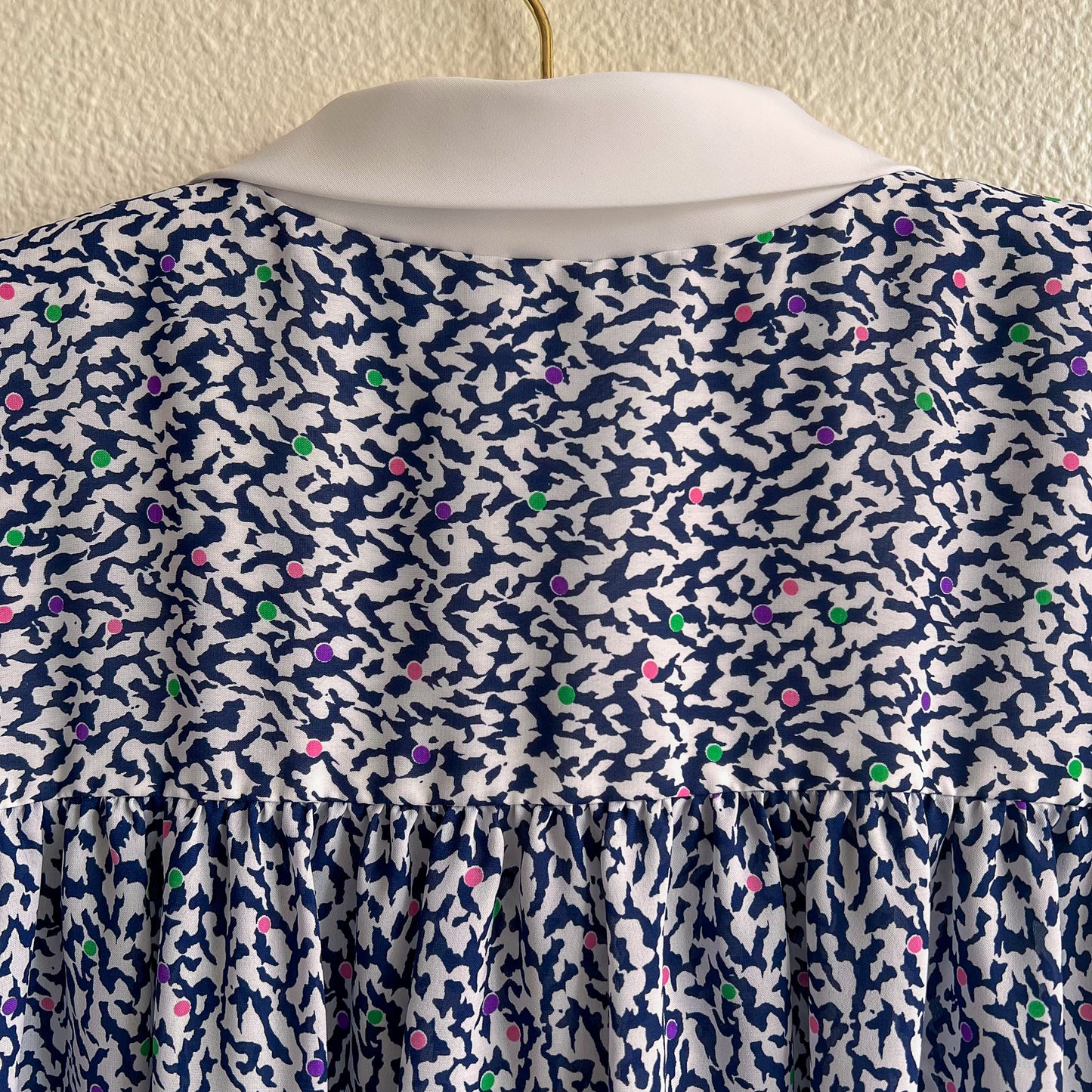 1980s Blue Abstract Print Dress With White Collar (L/XL)