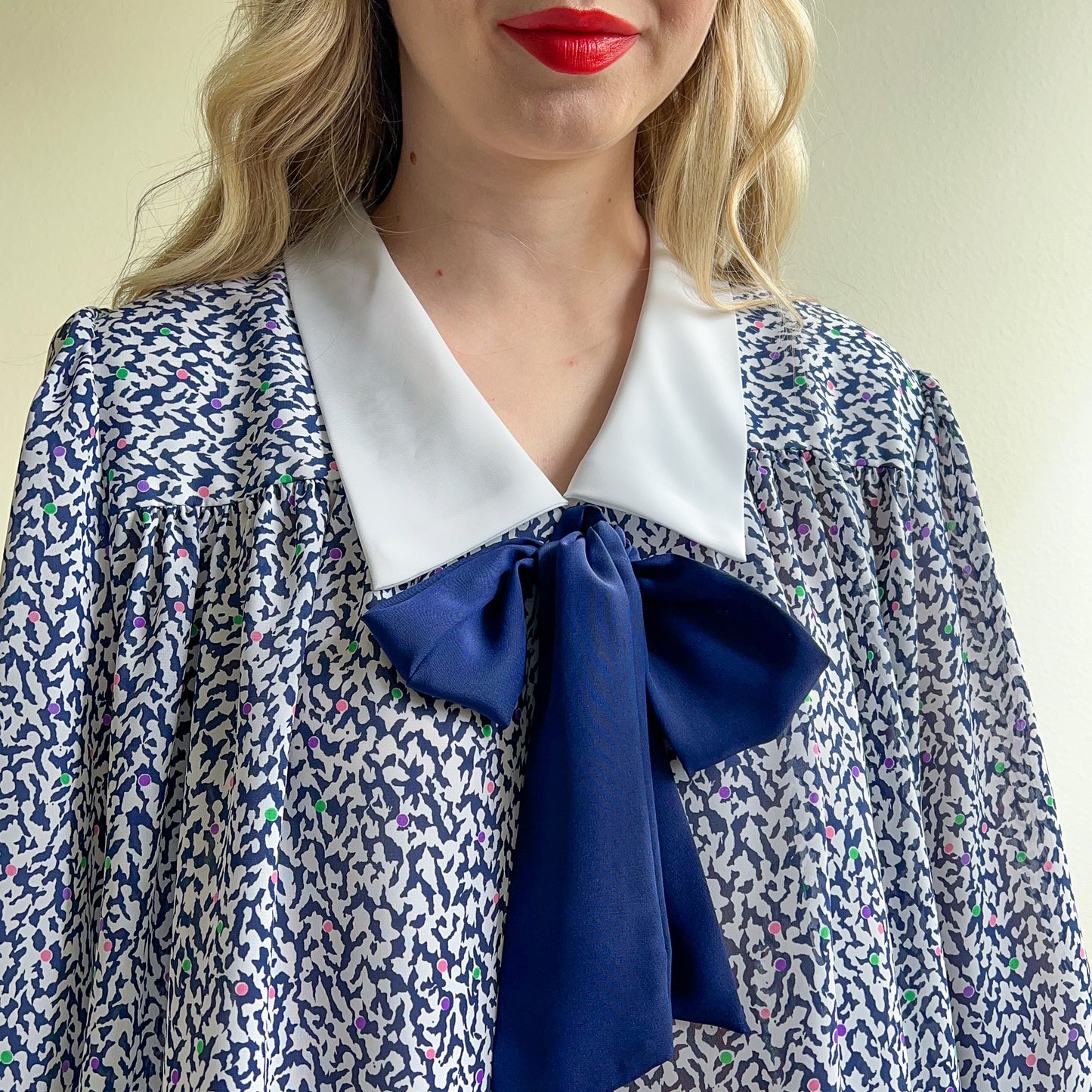 1980s Blue Abstract Print Dress With White Collar (L/XL)