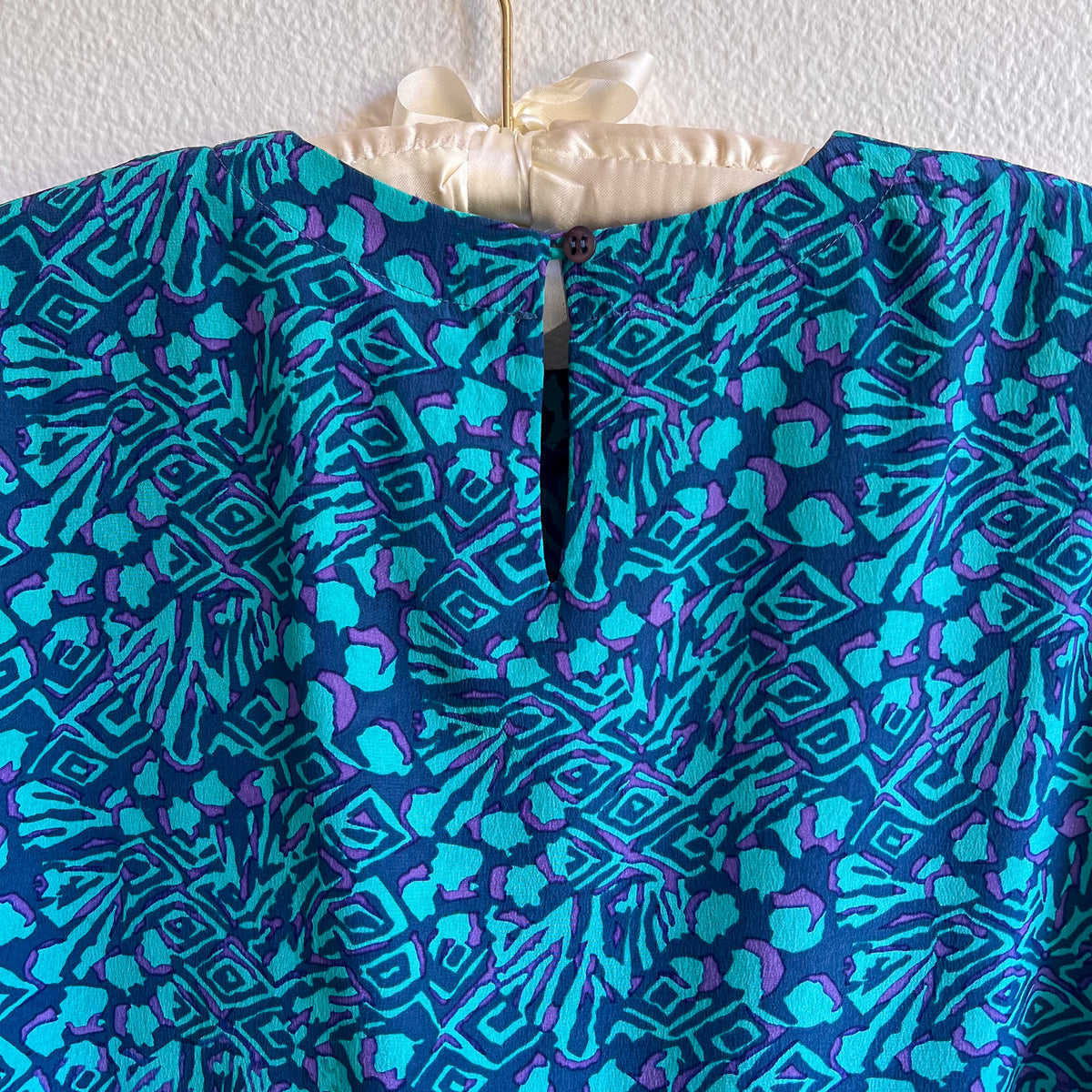 1980s Blue and Turquoise Print Silk Top (S/M)