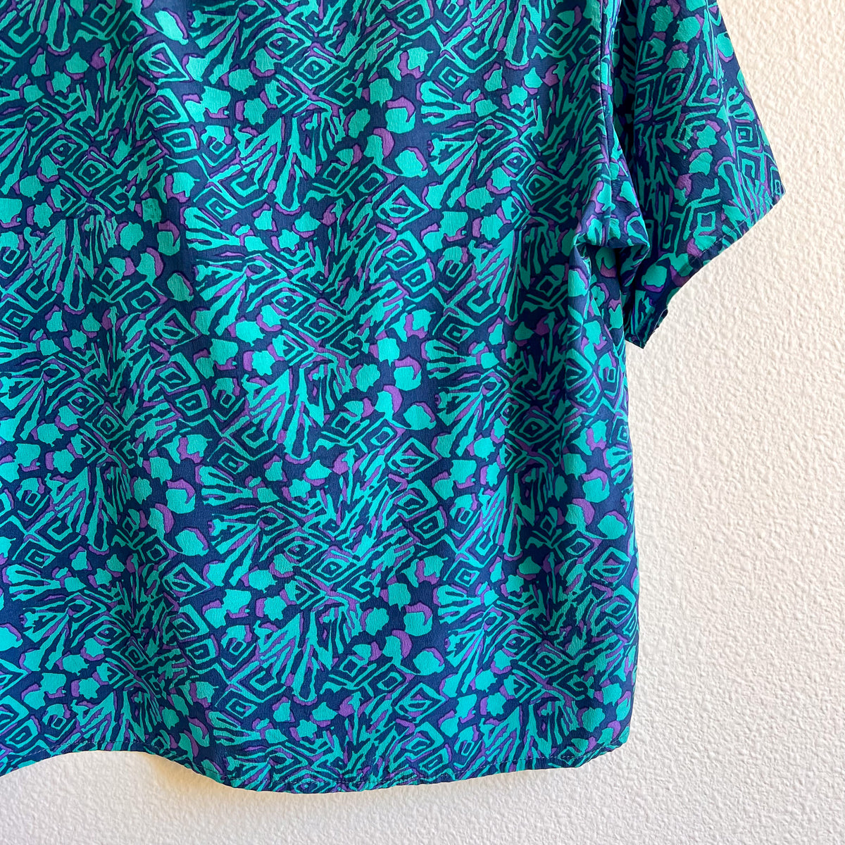 1980s Blue and Turquoise Print Silk Top (S/M)