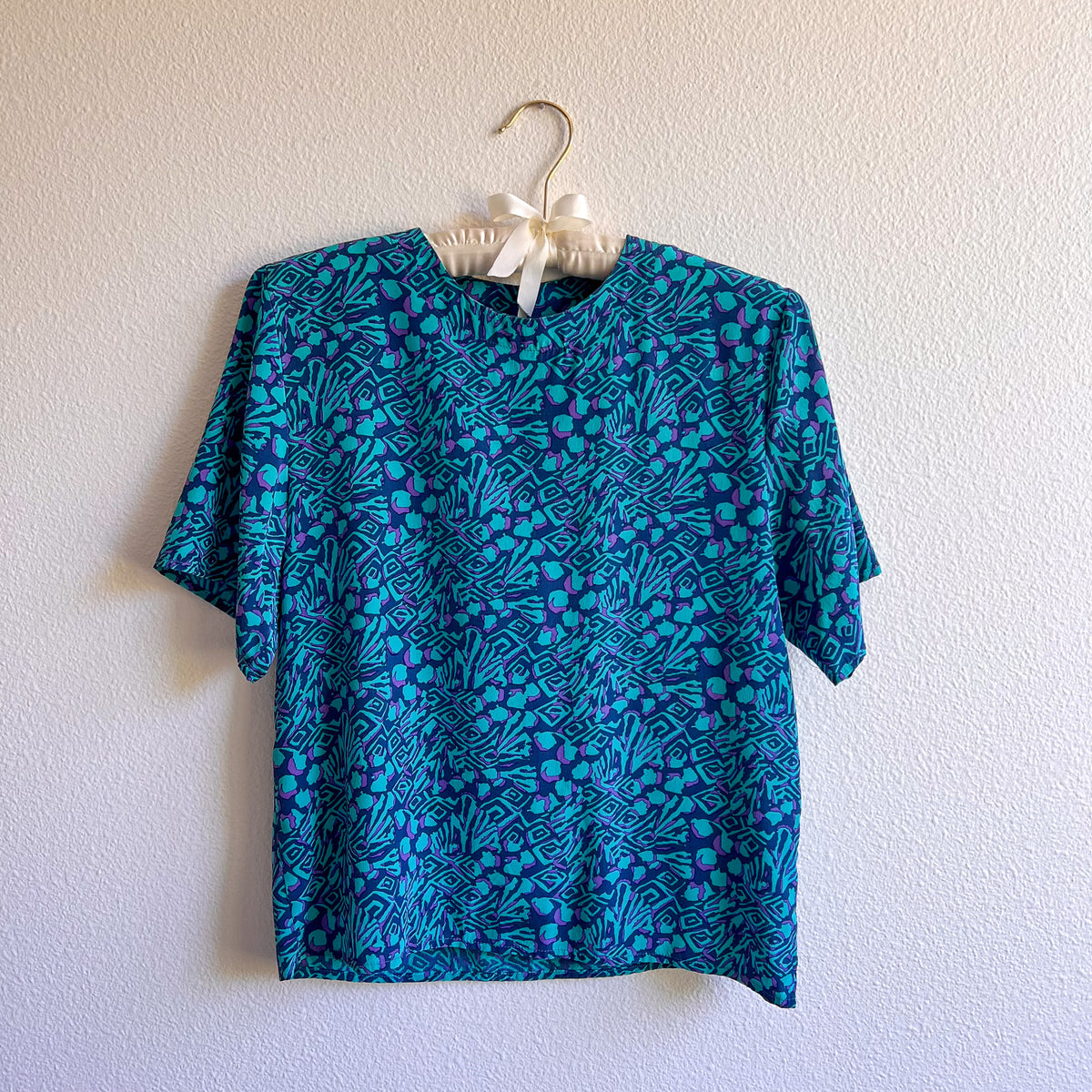 1980s Blue and Turquoise Print Silk Top (S/M)