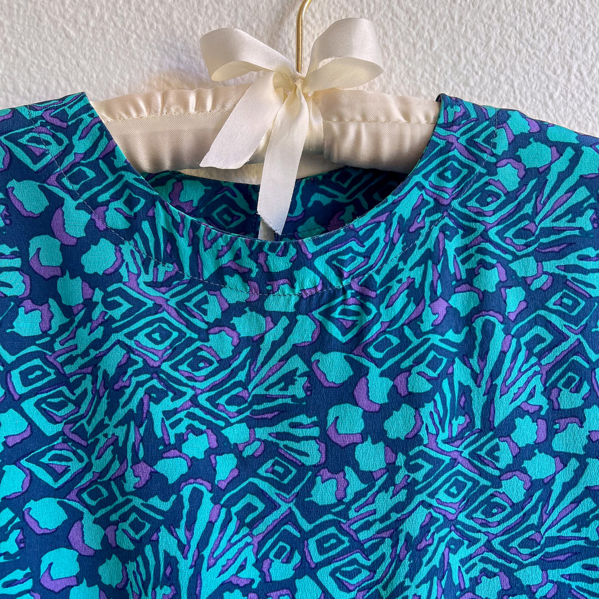 1980s Blue and Turquoise Print Silk Top (S/M)