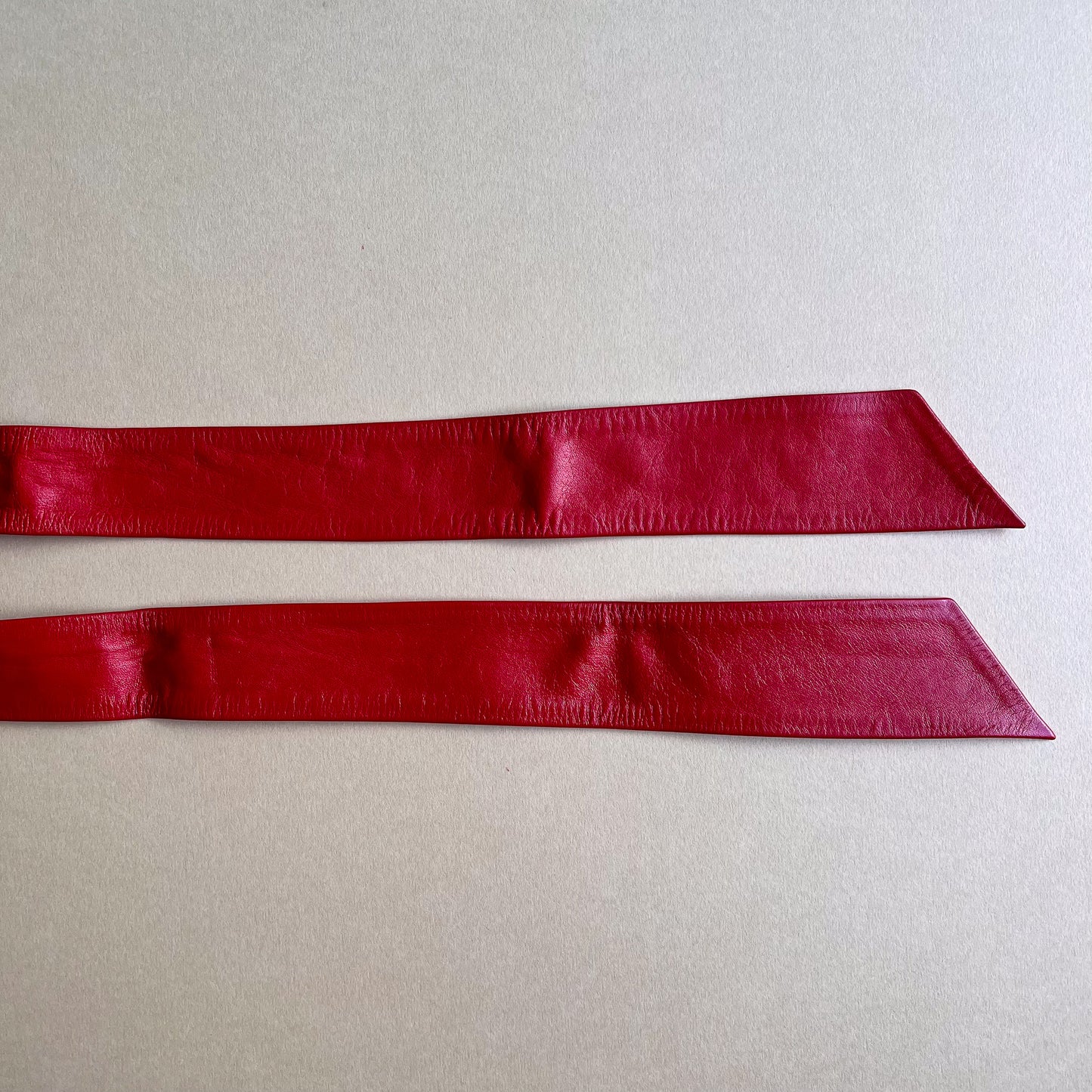1980s Bright Red Leather Tie Belt (M/L)