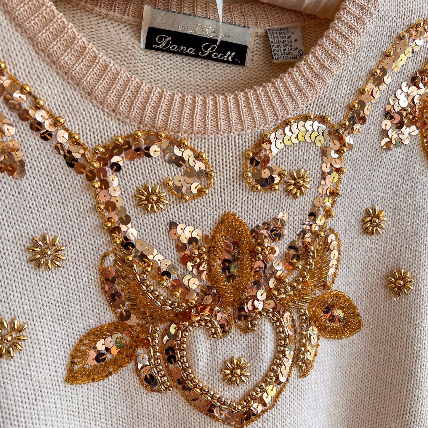 Stunning 1980s Cream Sweater With Gold Sequins (M/L)
