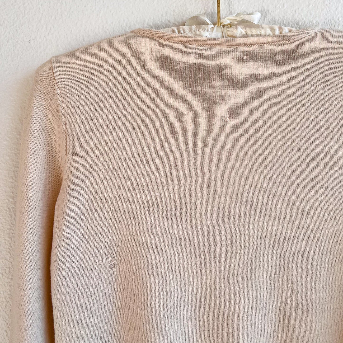 Cute 1980s Cream Sweater With Floral Appliqué (S)