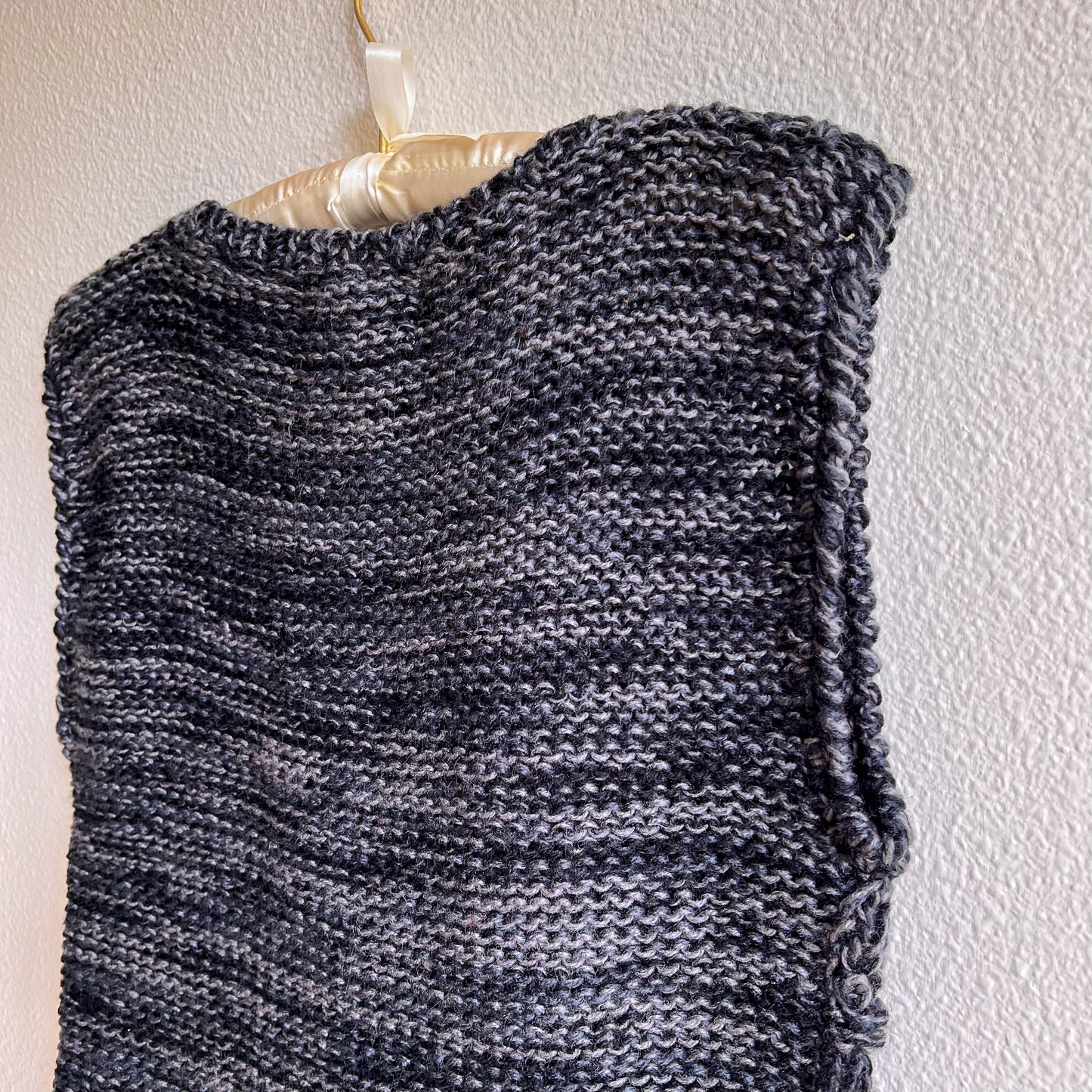 1980s Dark Gray Sweater with Triangle Pattern (M)