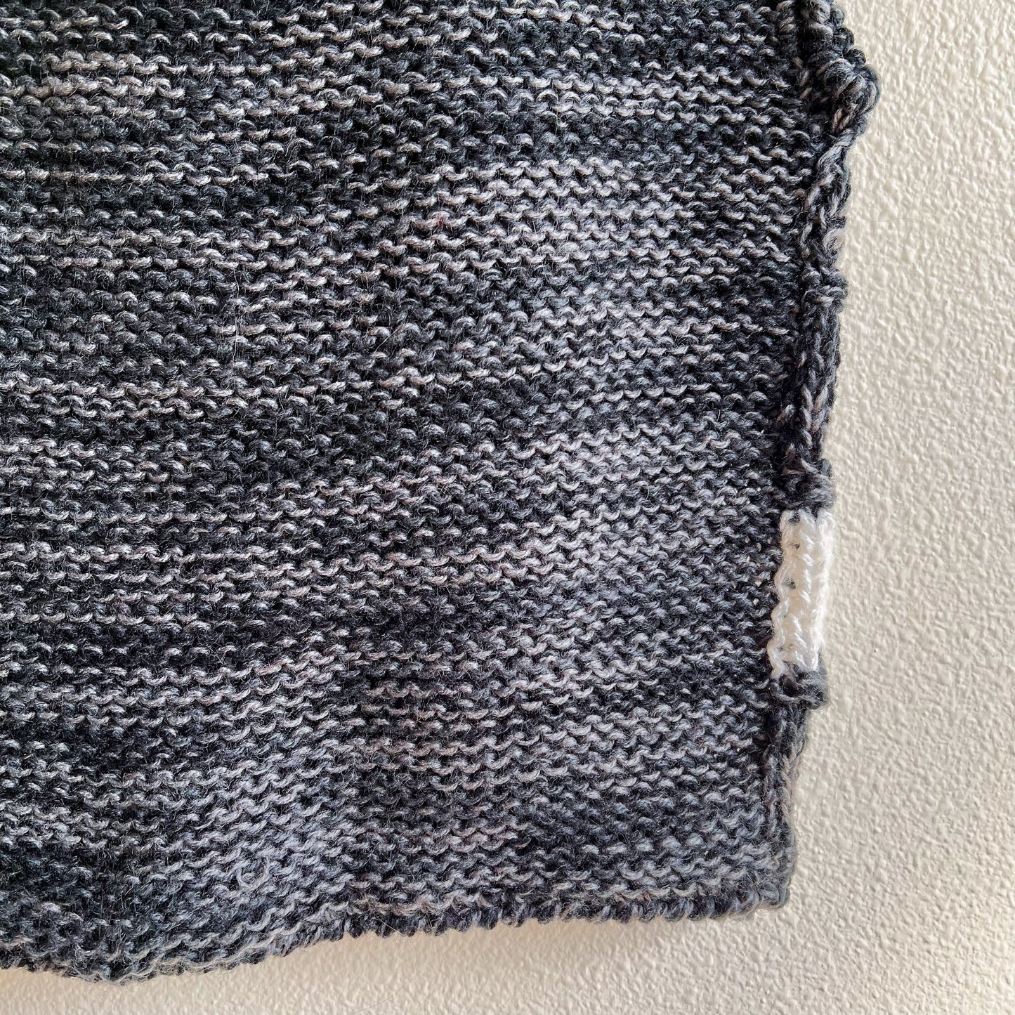 1980s Dark Gray Sweater with Triangle Pattern (M)