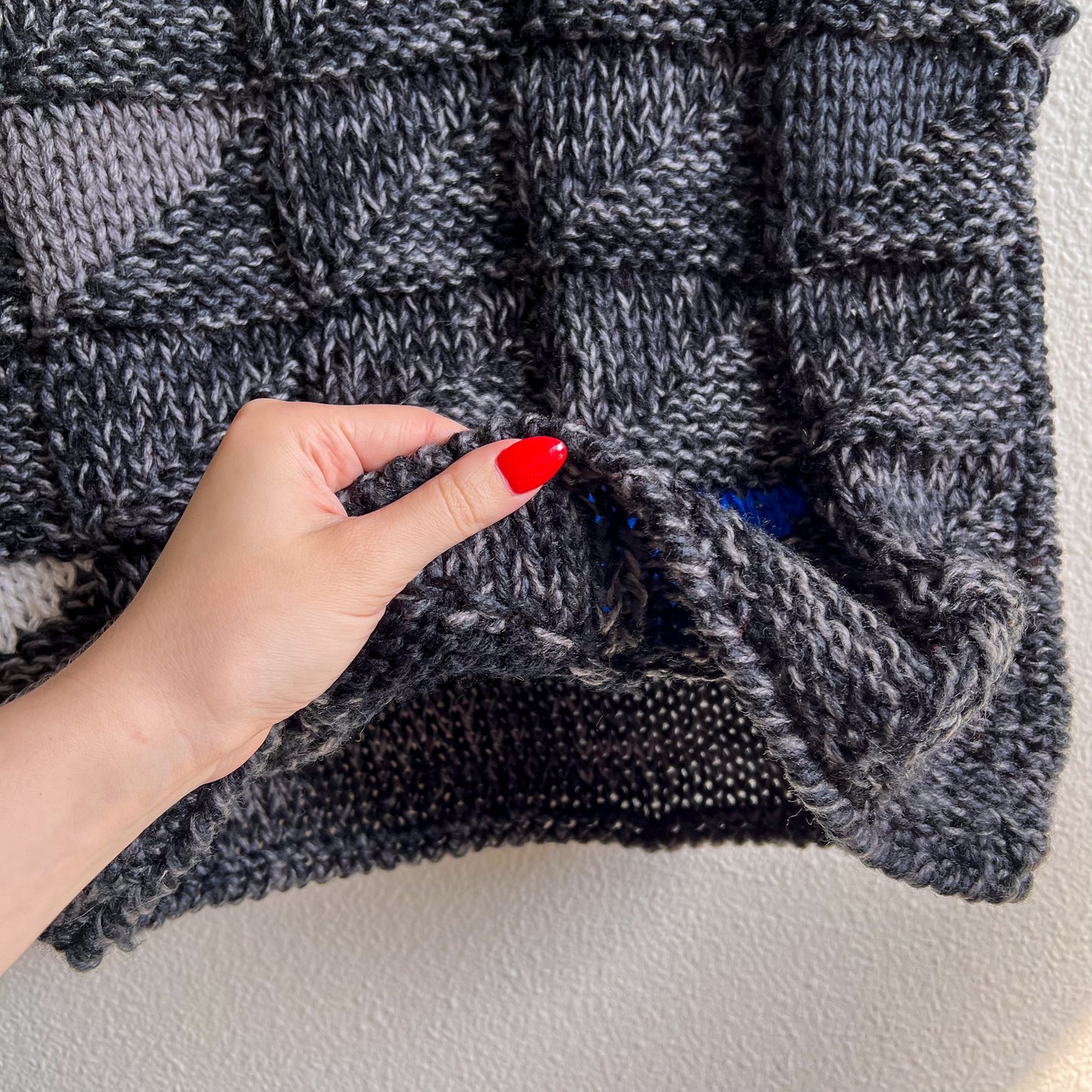 1980s Dark Gray Sweater with Triangle Pattern (M)