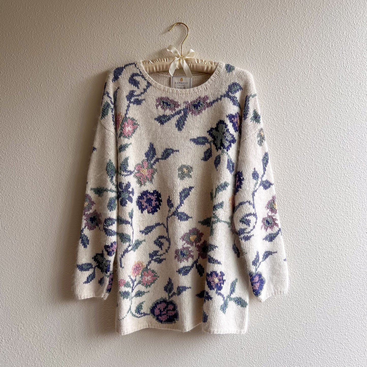 Fabulous 1980s White Silk Sweater With Purple Florals (L/XL)