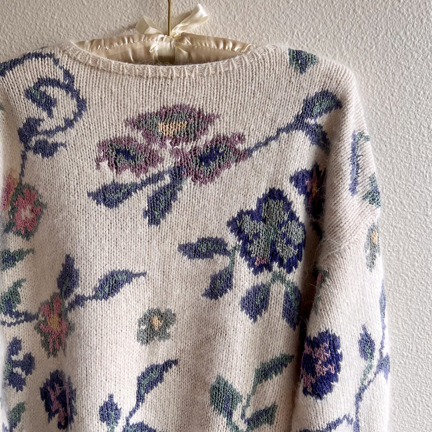 Fabulous 1980s White Silk Sweater With Purple Florals (L/XL)