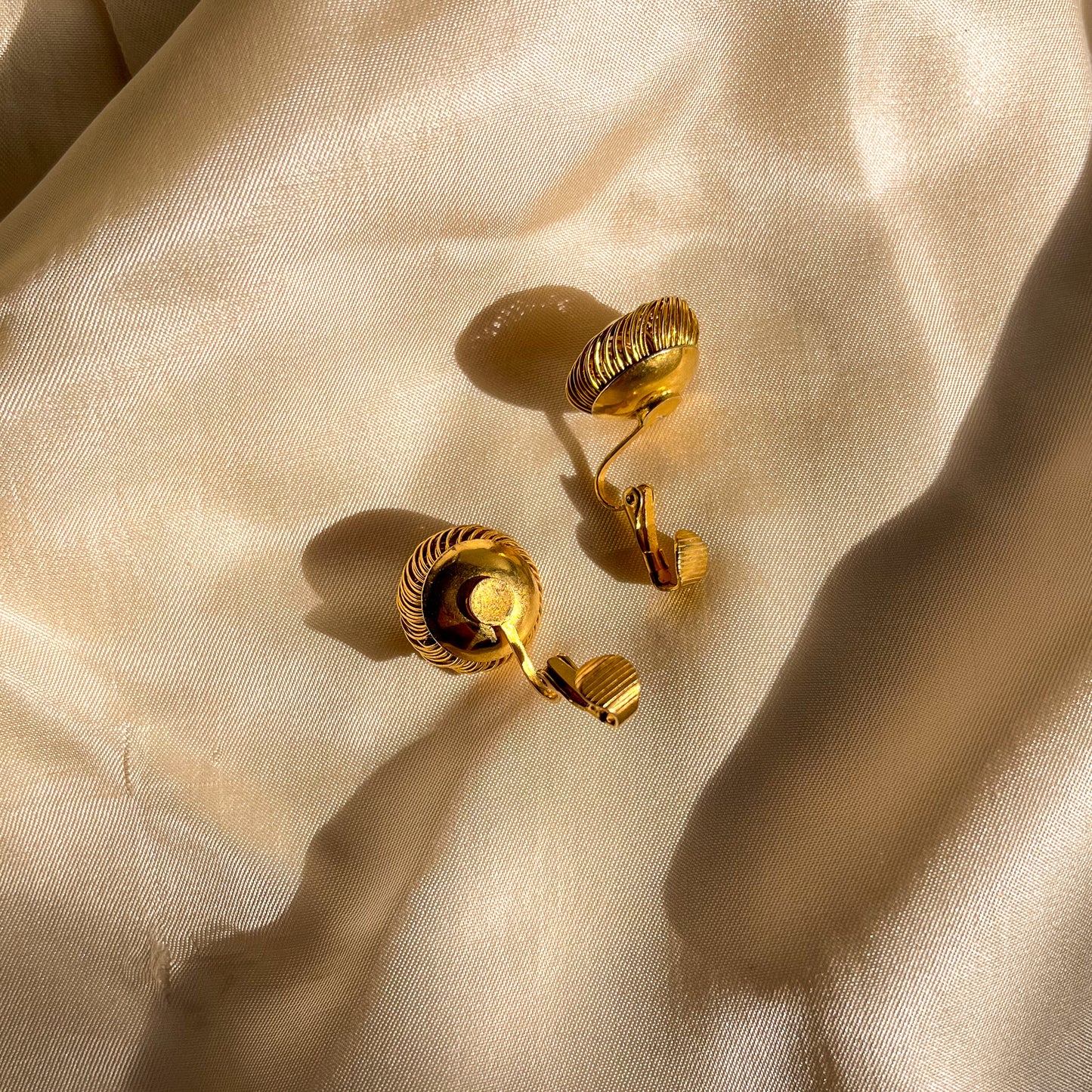 1980s Textured Gold-Tone Earrings With Large Pearls