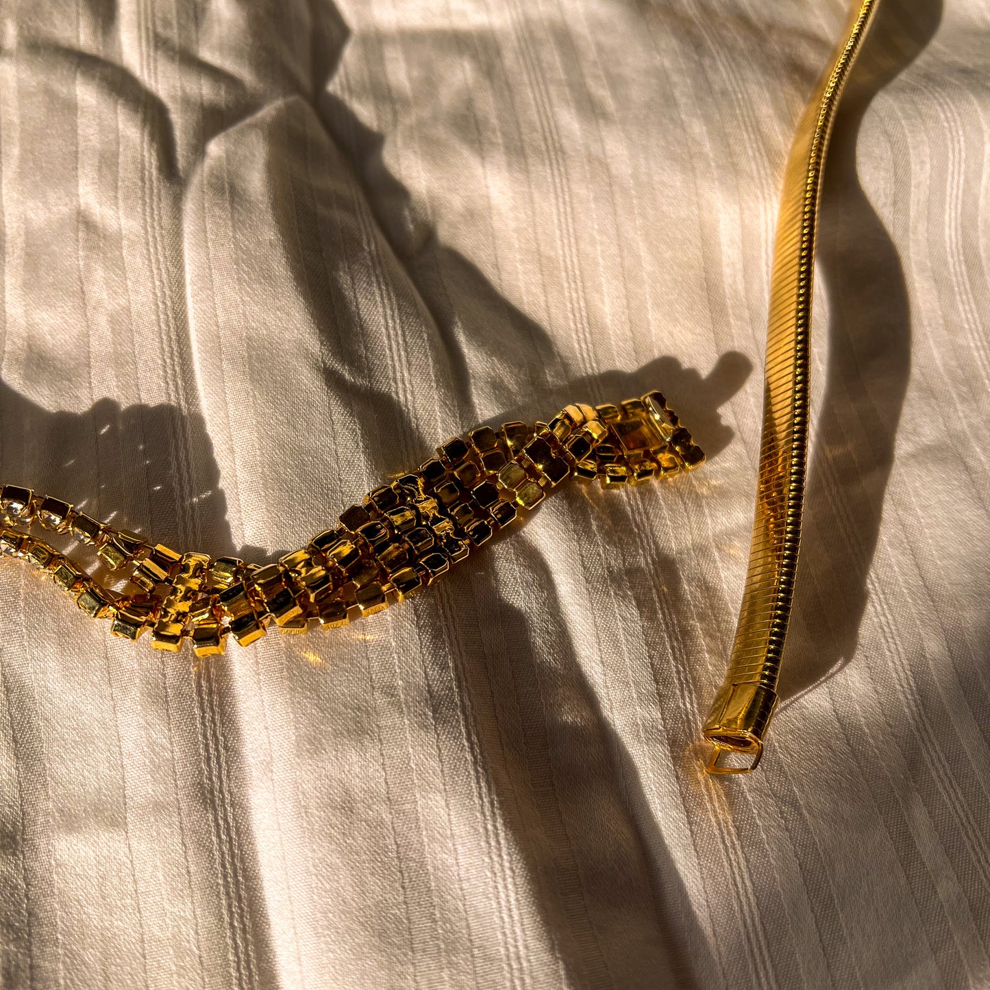 1980s Gold-Tone Thin Belt With Rhinestones (M)