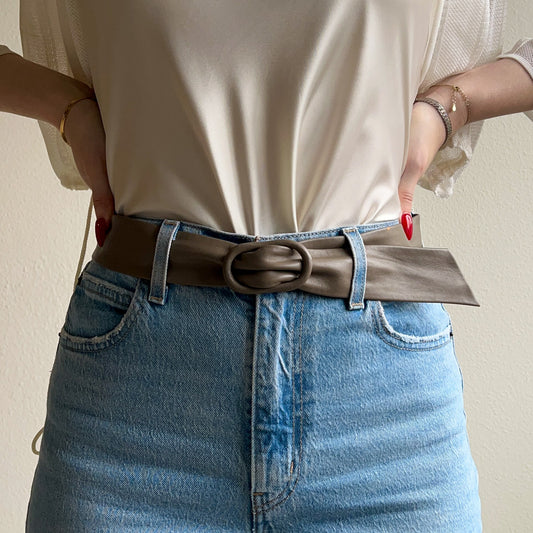 1980s Gray Leather Belt With Adjustable Buckle (M/L)