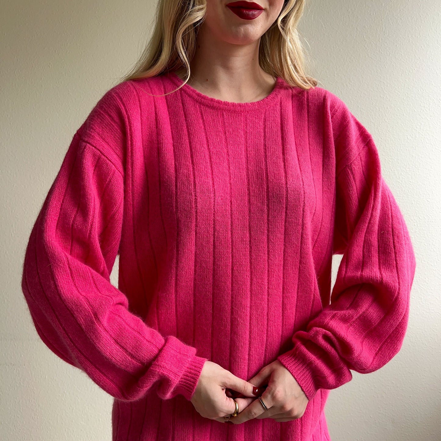 Cozy 1980s Hot Pink Oversized Sweater (L/XL)