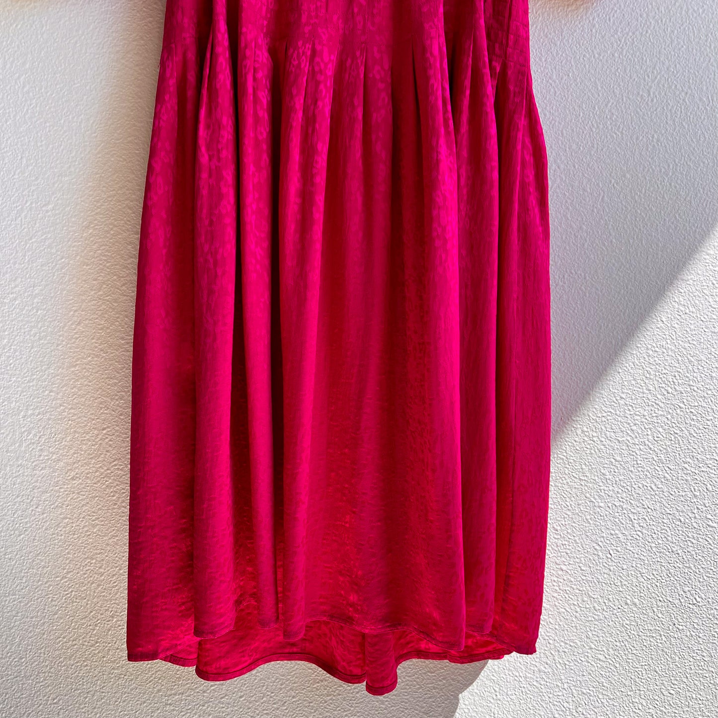 Stunning 1980s Hot Pink Silk Jacquard Dress (M/L)