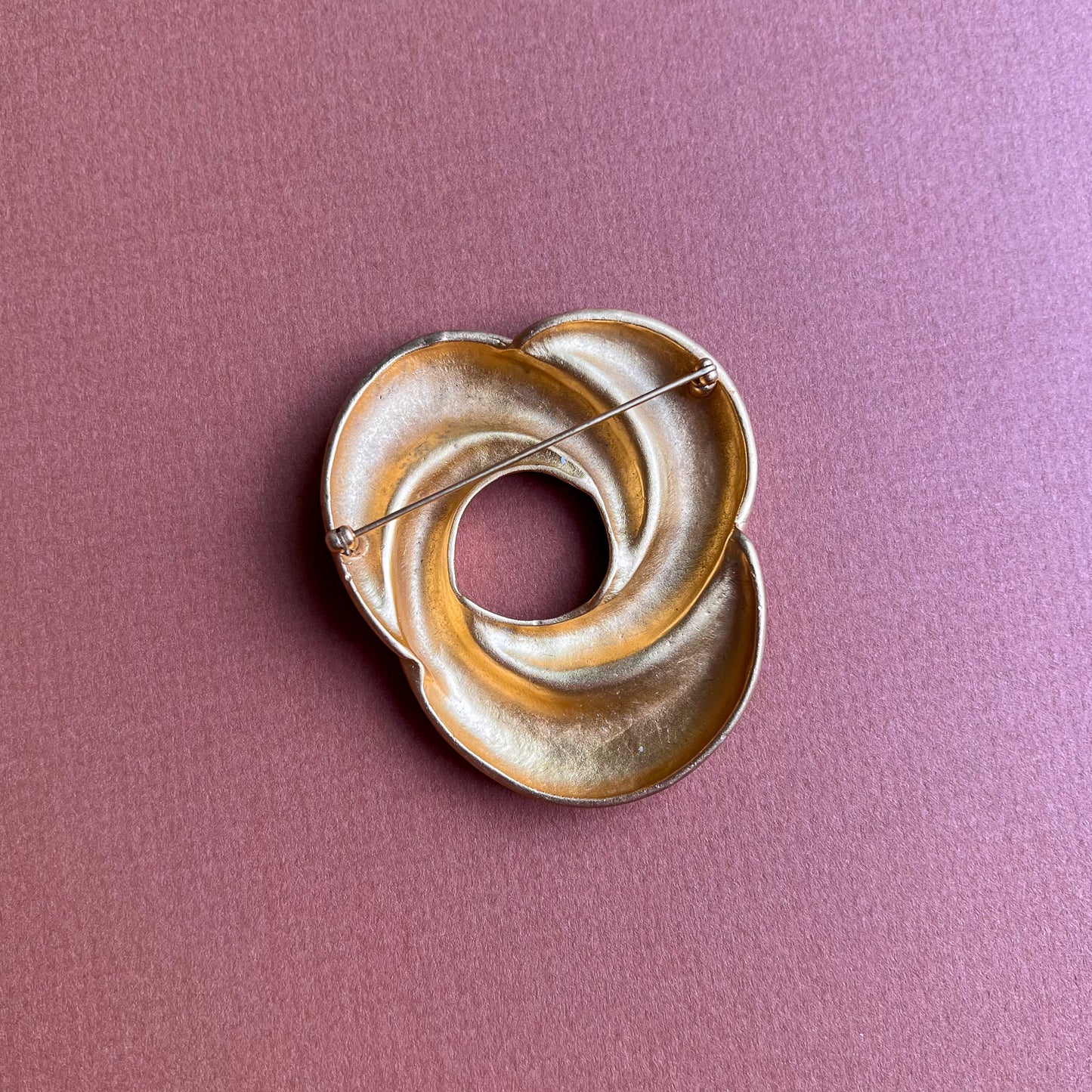 1980s Large Gold Swirling Brooch