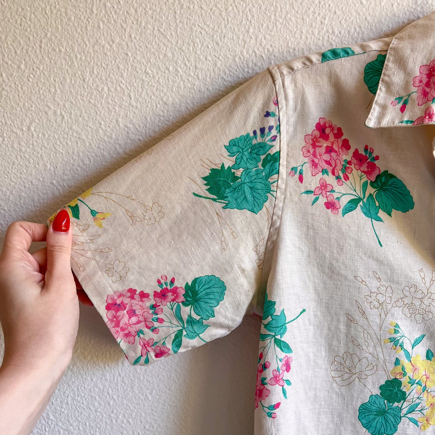 1980s Linen Button-Down With Summer Floral Print (S/M)