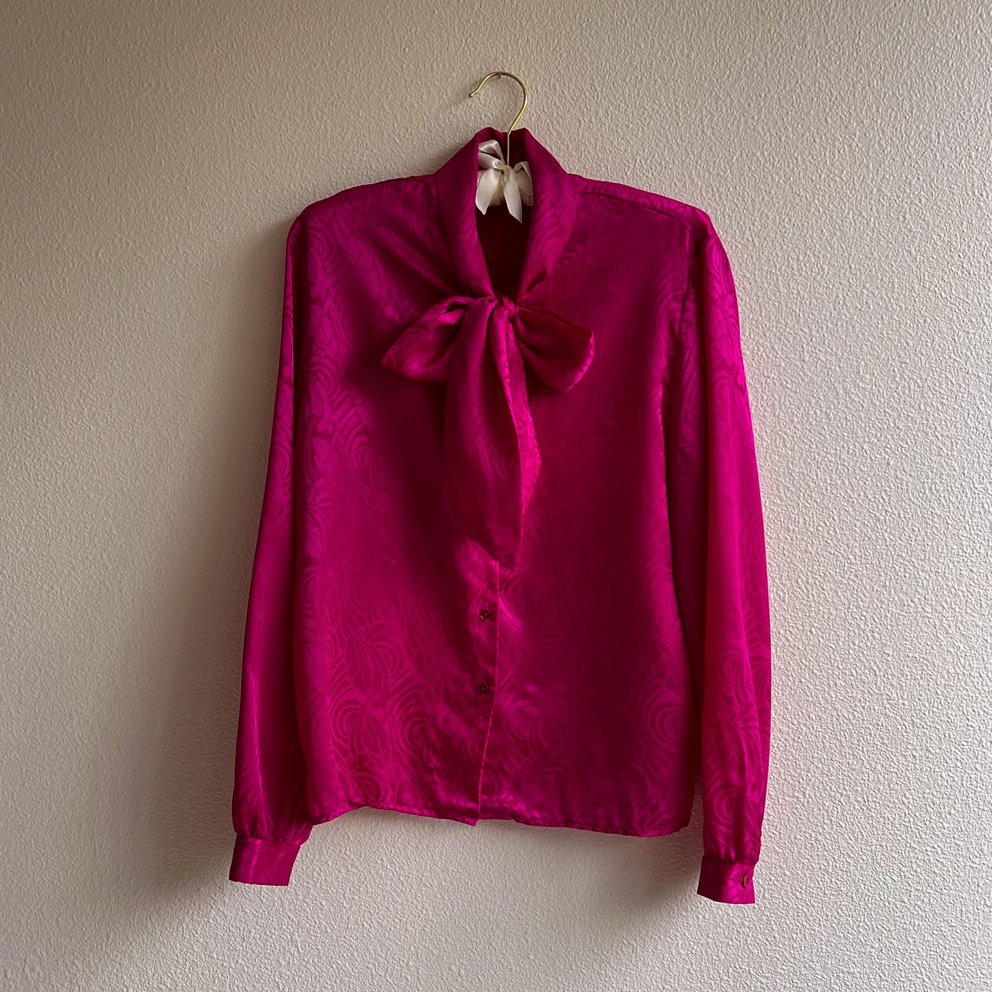 1980s Magenta Satin Blouse With Pussy Bow (M/L)