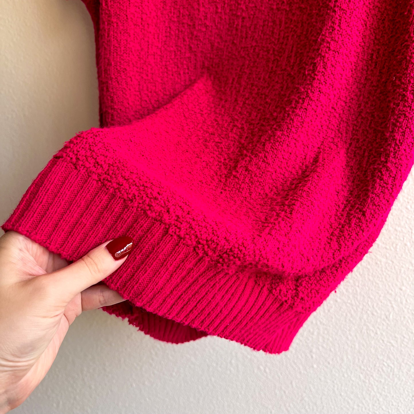 1980s Magenta Short Sleeve Sweater With Crochet Details (L/XL)