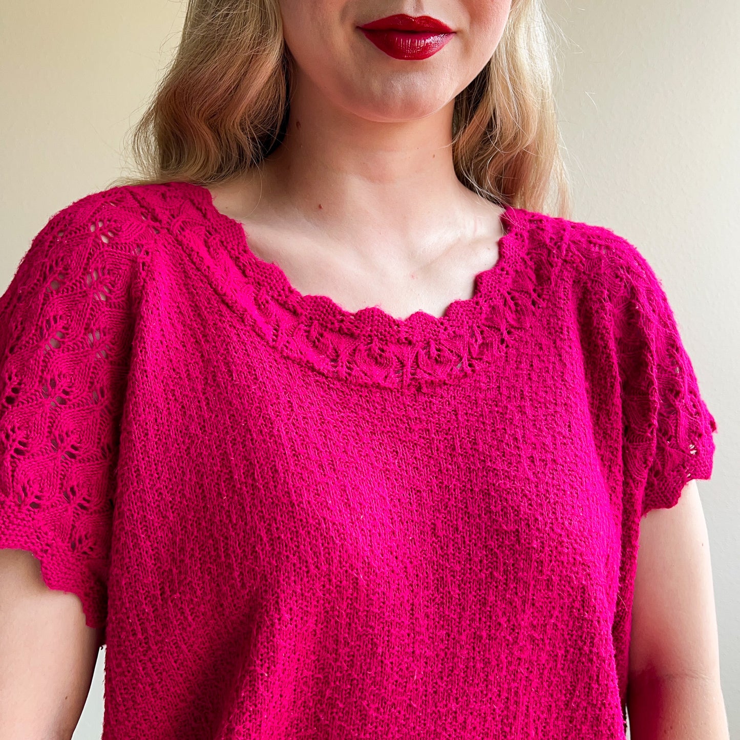 1980s Magenta Short Sleeve Sweater With Crochet Details (L/XL)