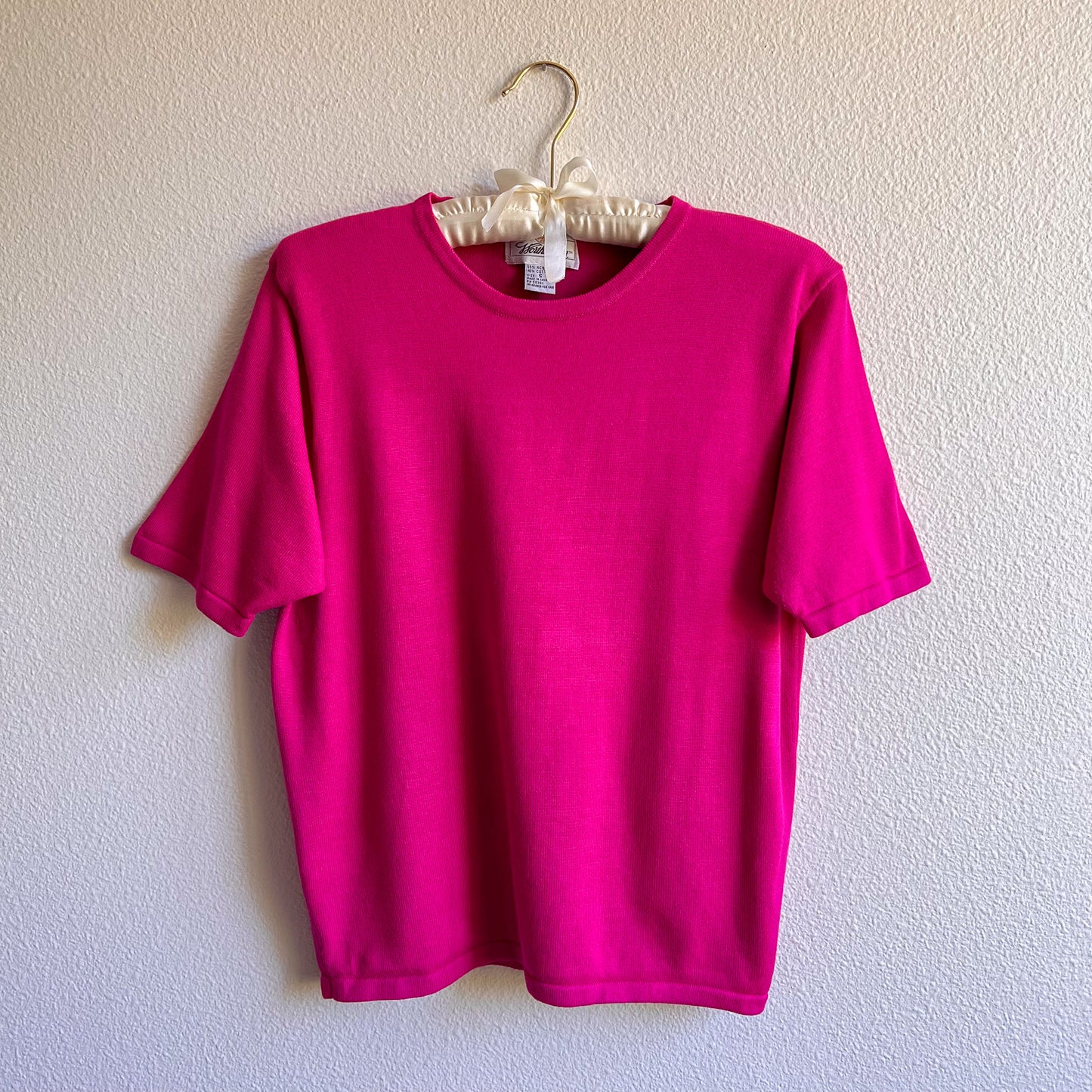 1980s Short Sleeve Magenta Sweater (S/M)