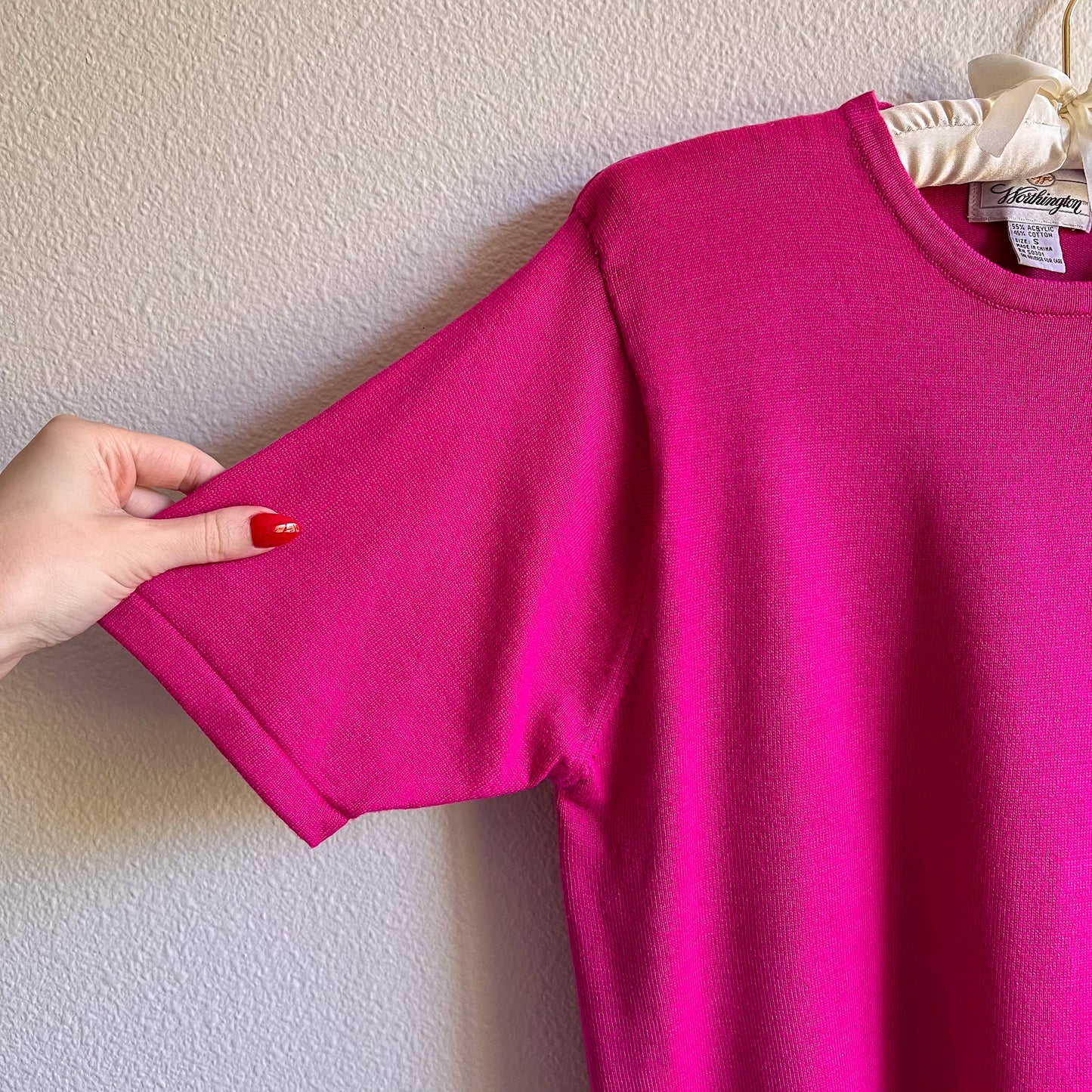 1980s Short Sleeve Magenta Sweater (S/M)