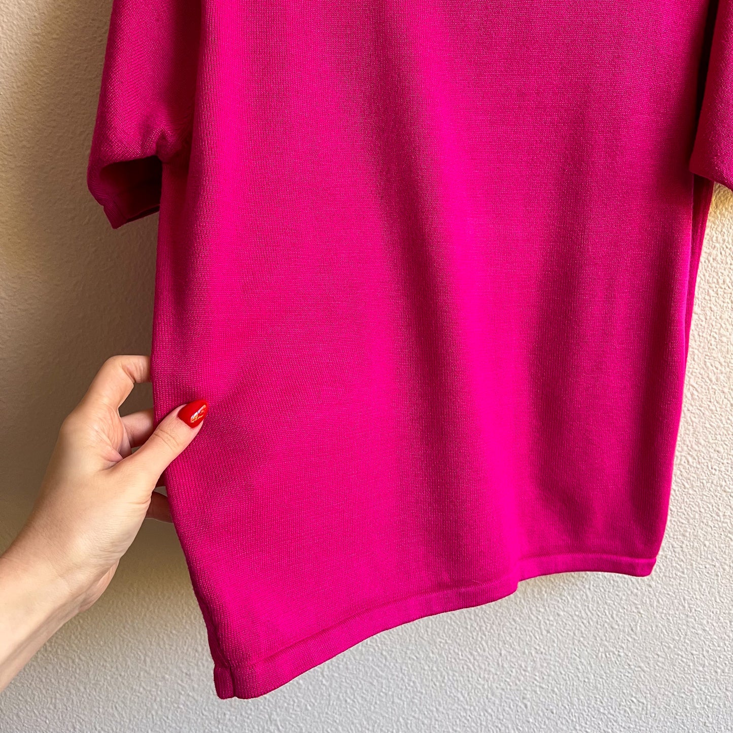 1980s Short Sleeve Magenta Sweater (S/M)