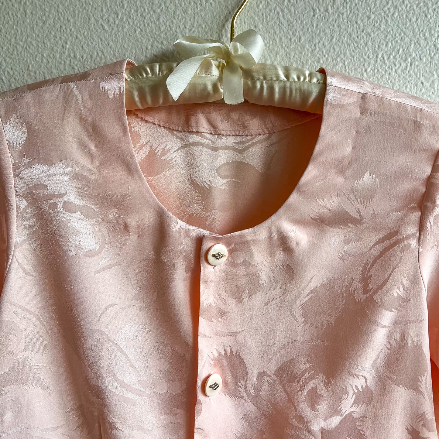 1980s Pink Silk Jacquard Short Sleeve Blouse (S/M)